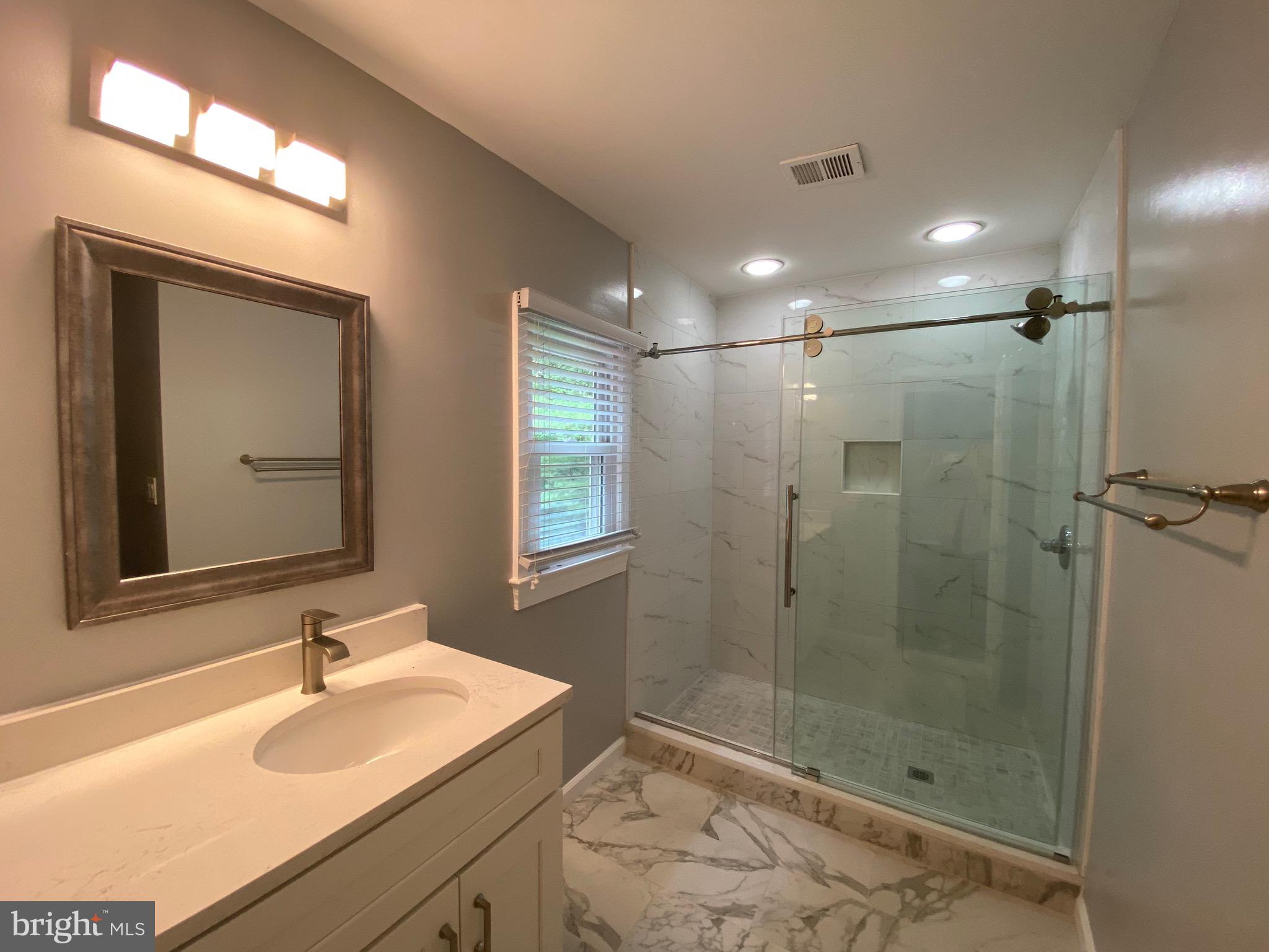 HICKORY CREEK - Residential Lease