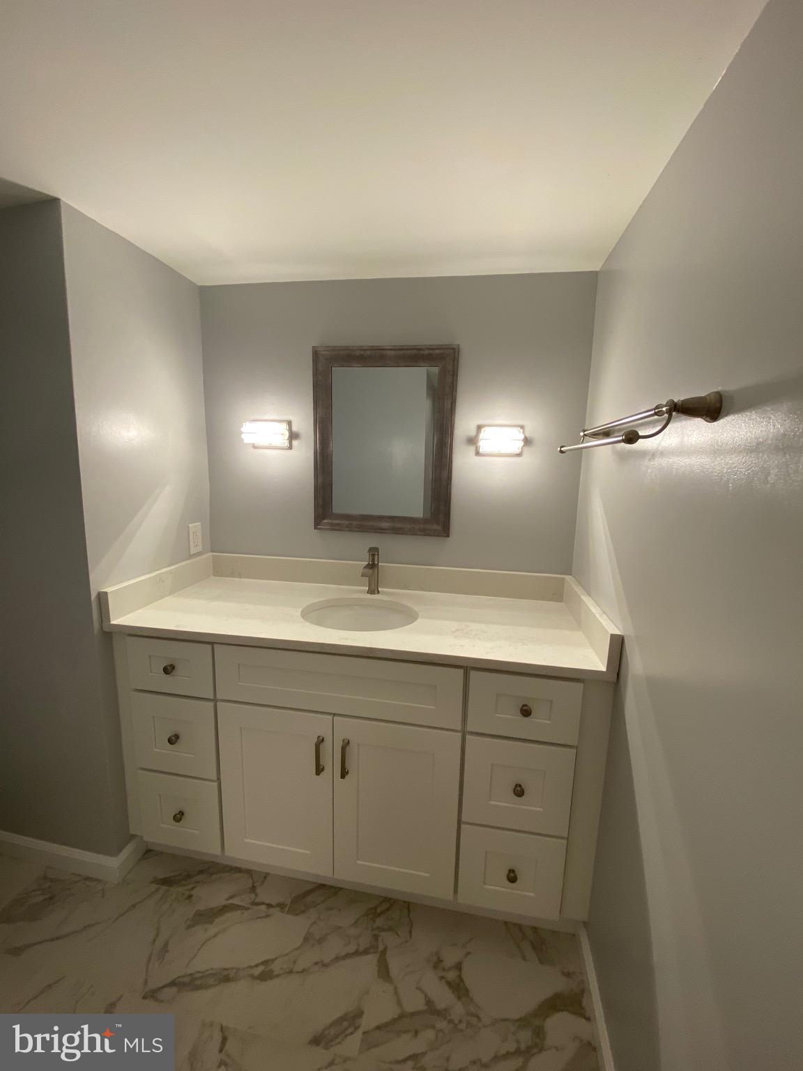 HICKORY CREEK - Residential Lease