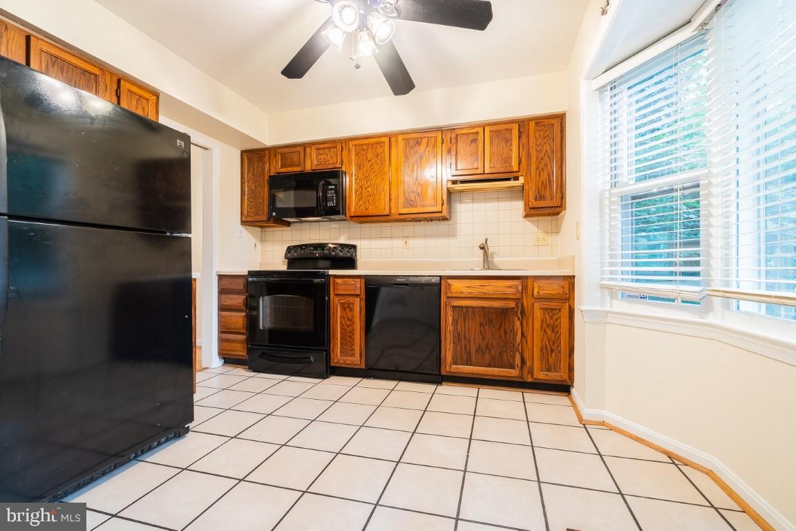 HENSON PARK - Residential Lease