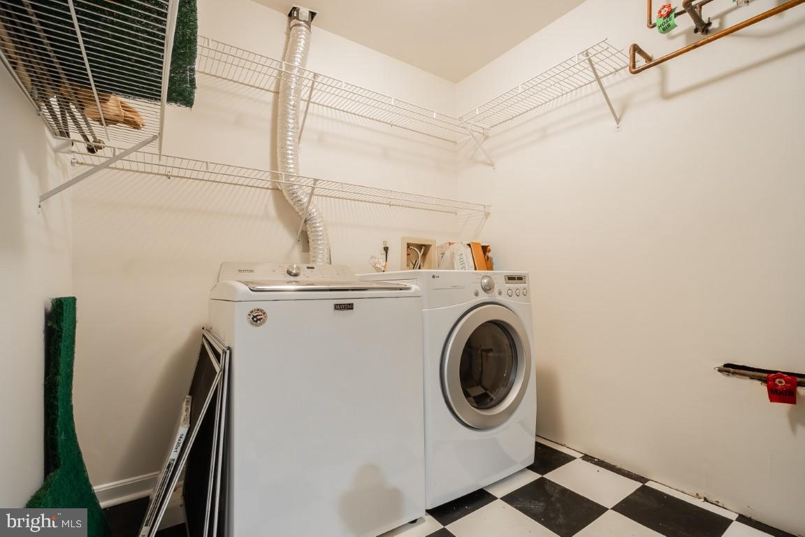 HENSON PARK - Residential Lease