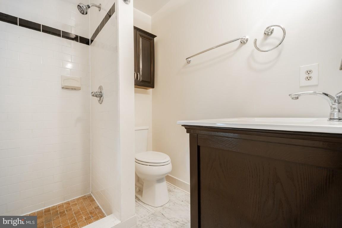 HENSON PARK - Residential Lease