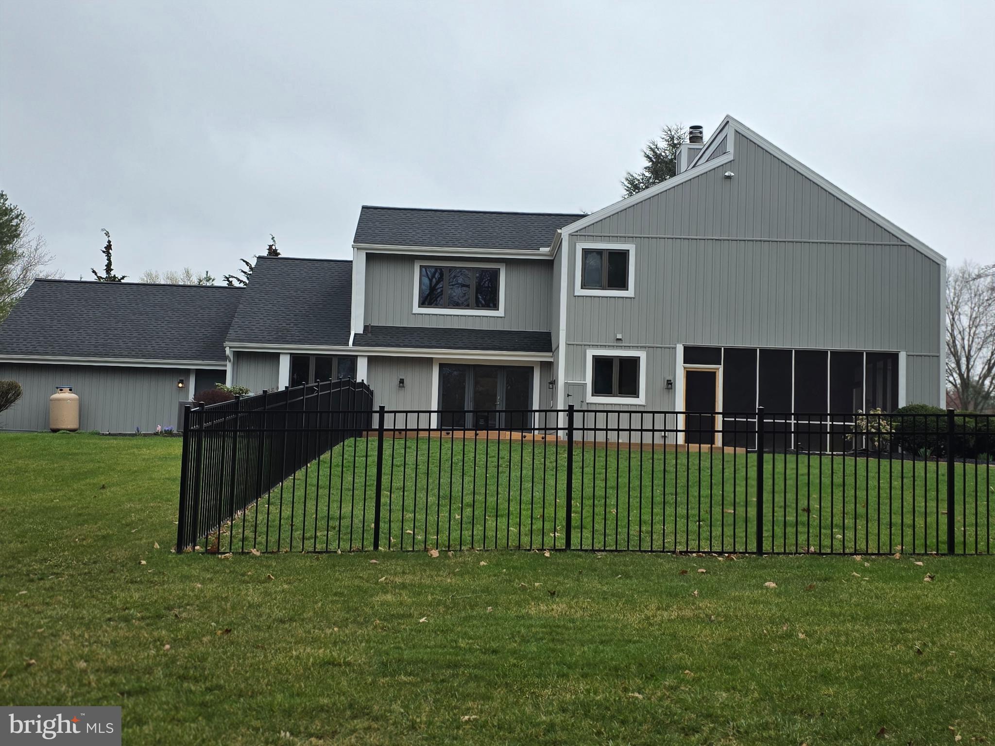 HILLYMEDE - Residential