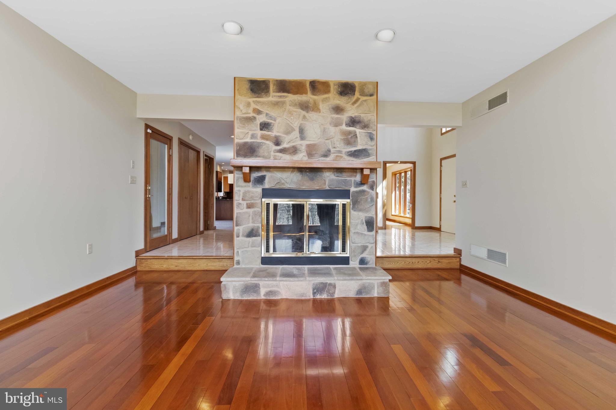 HILLYMEDE - Residential