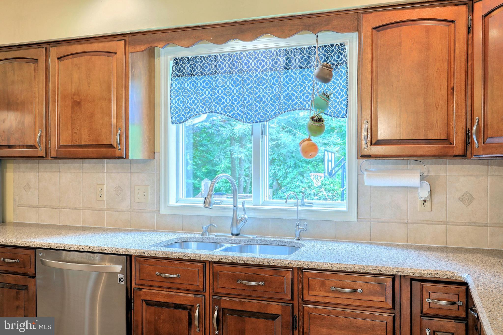 LAUREL ESTATES - Residential