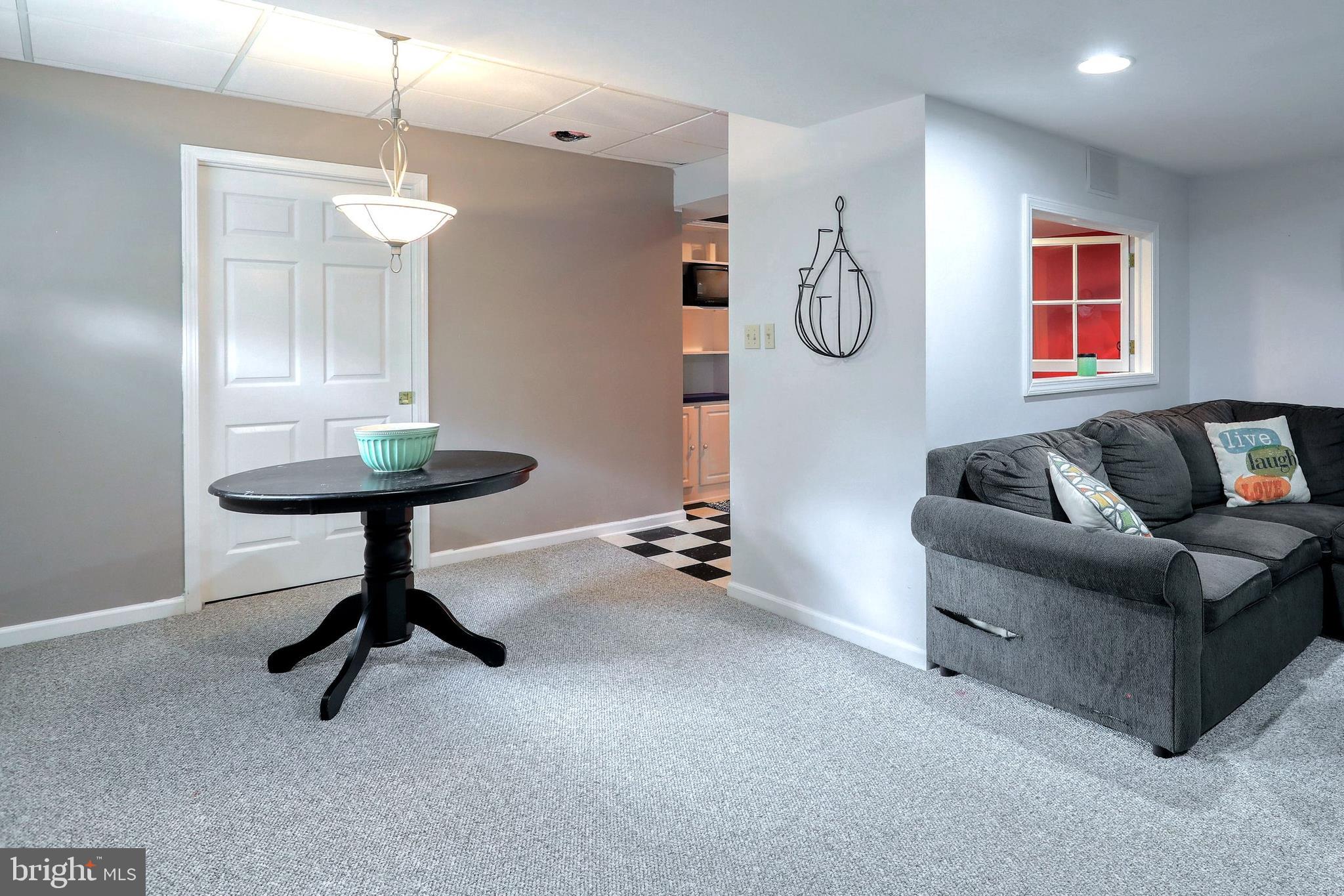 LAUREL ESTATES - Residential