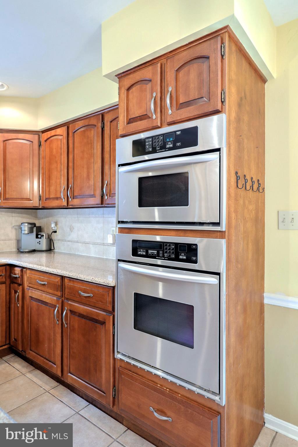 LAUREL ESTATES - Residential