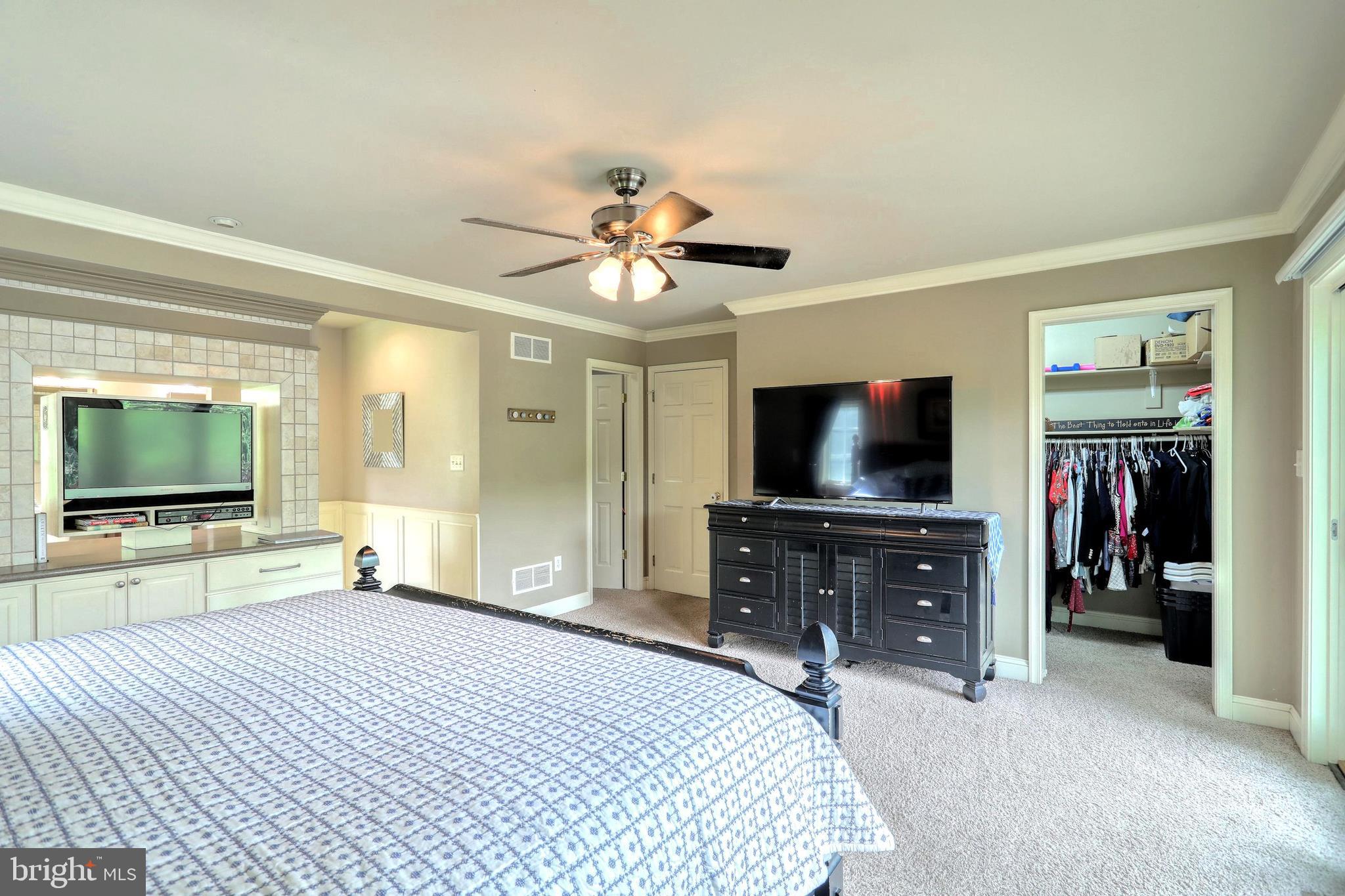 LAUREL ESTATES - Residential