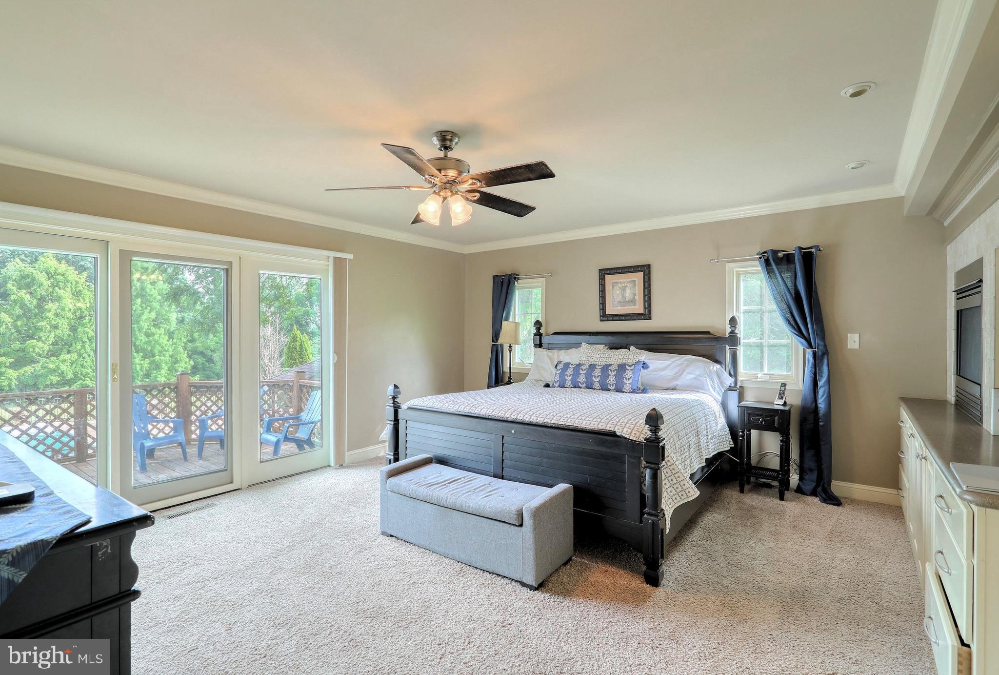 LAUREL ESTATES - Residential