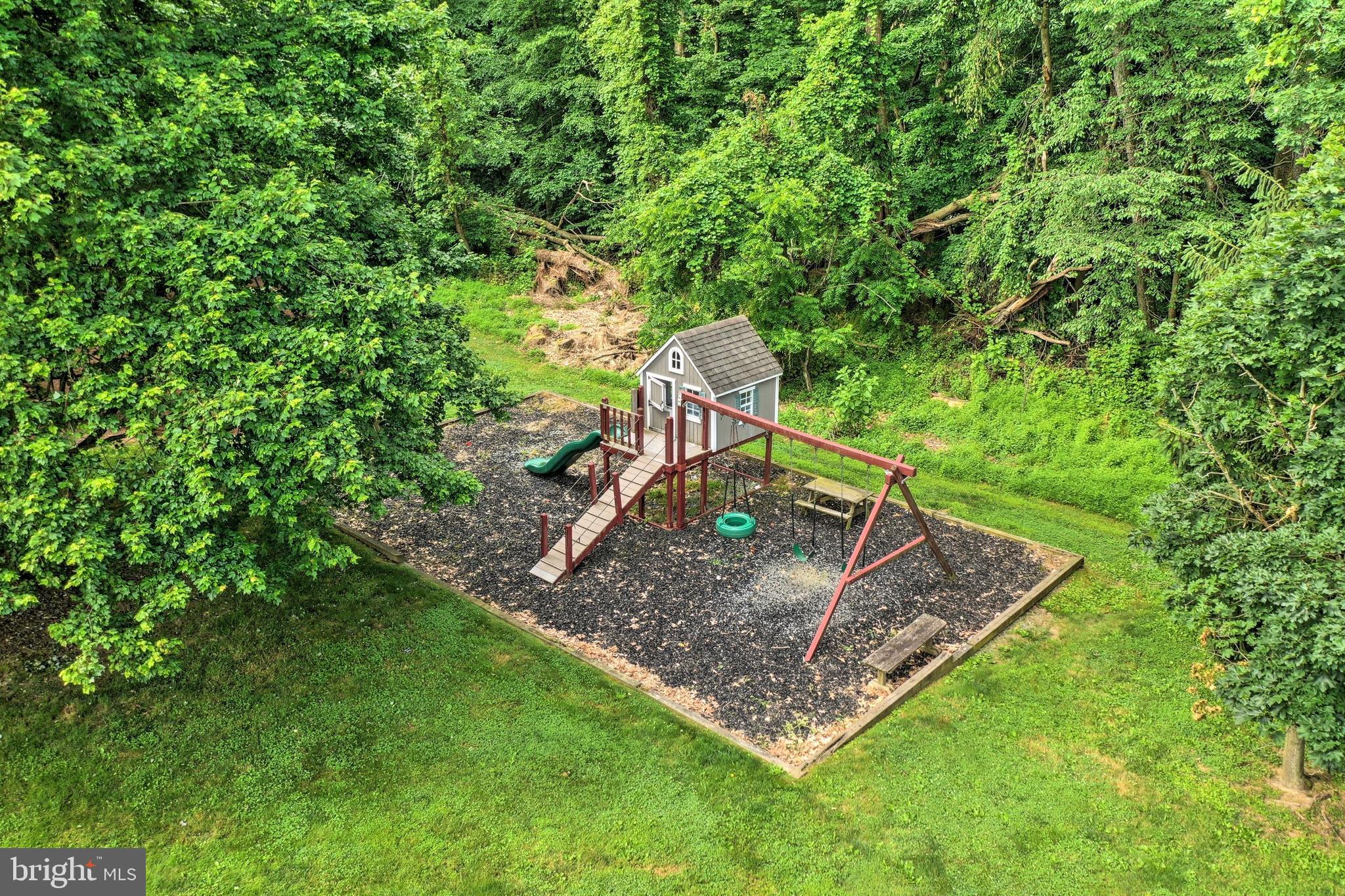 LAUREL ESTATES - Residential