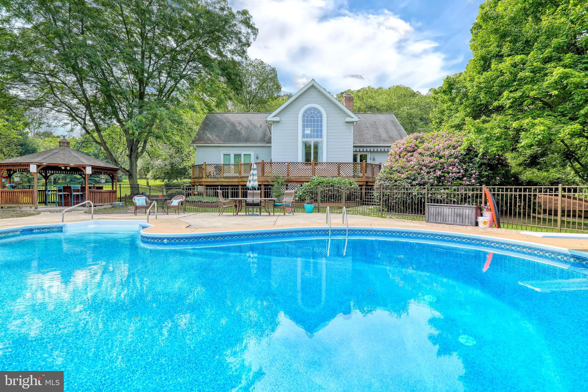 LAUREL ESTATES - Residential