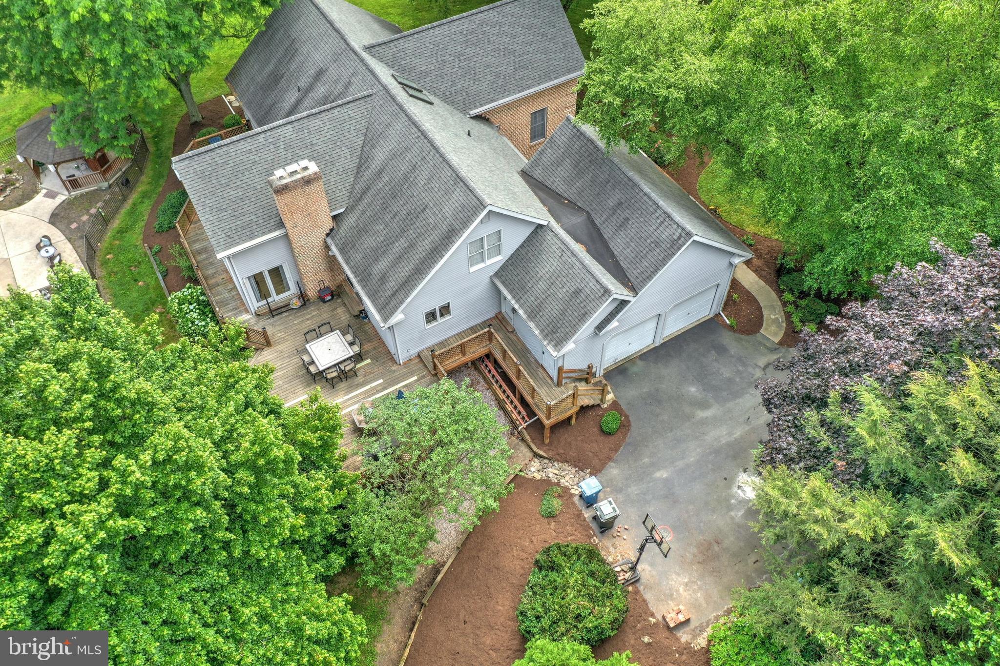 LAUREL ESTATES - Residential