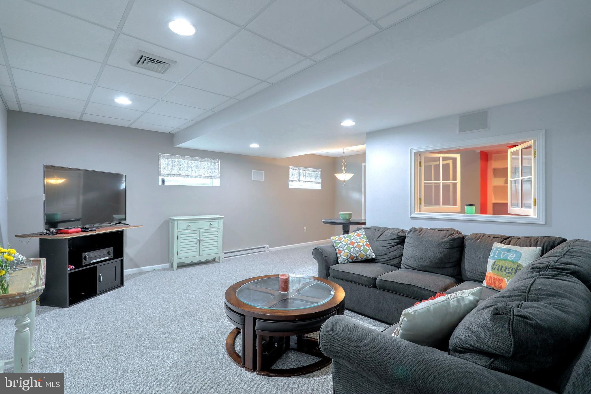 LAUREL ESTATES - Residential