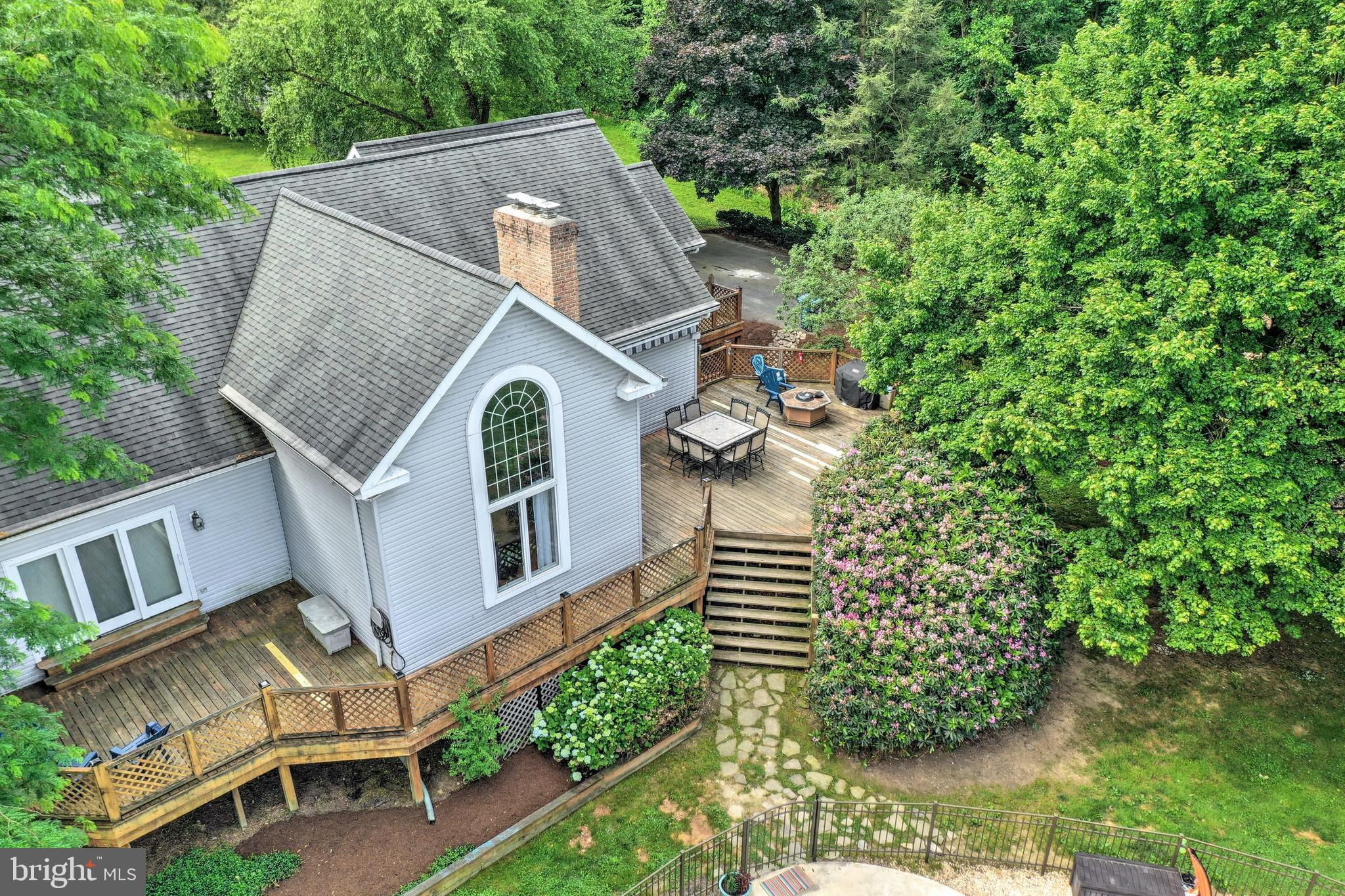 LAUREL ESTATES - Residential
