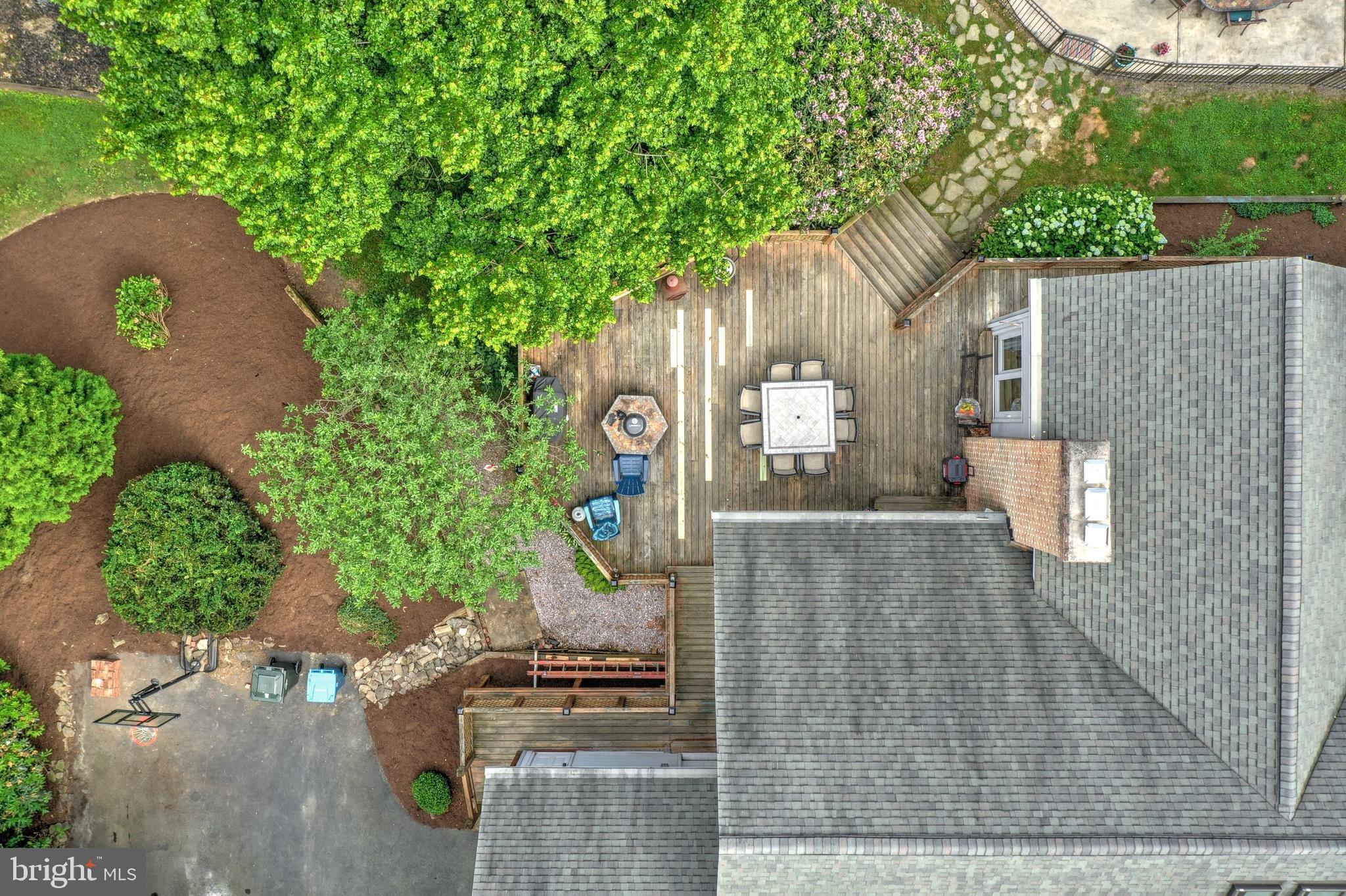 LAUREL ESTATES - Residential