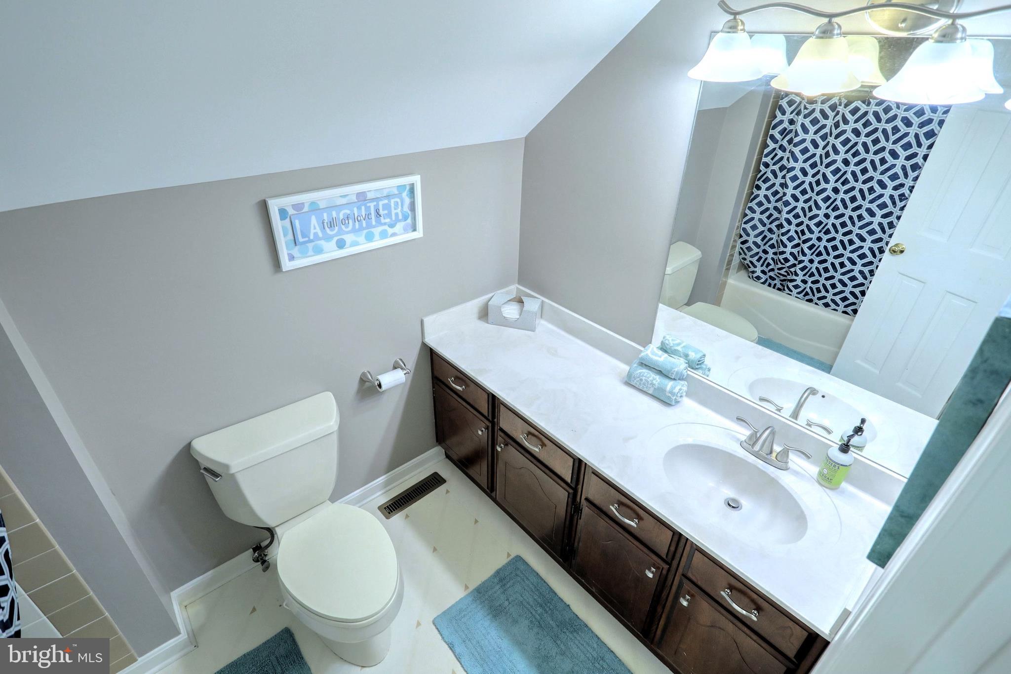 LAUREL ESTATES - Residential