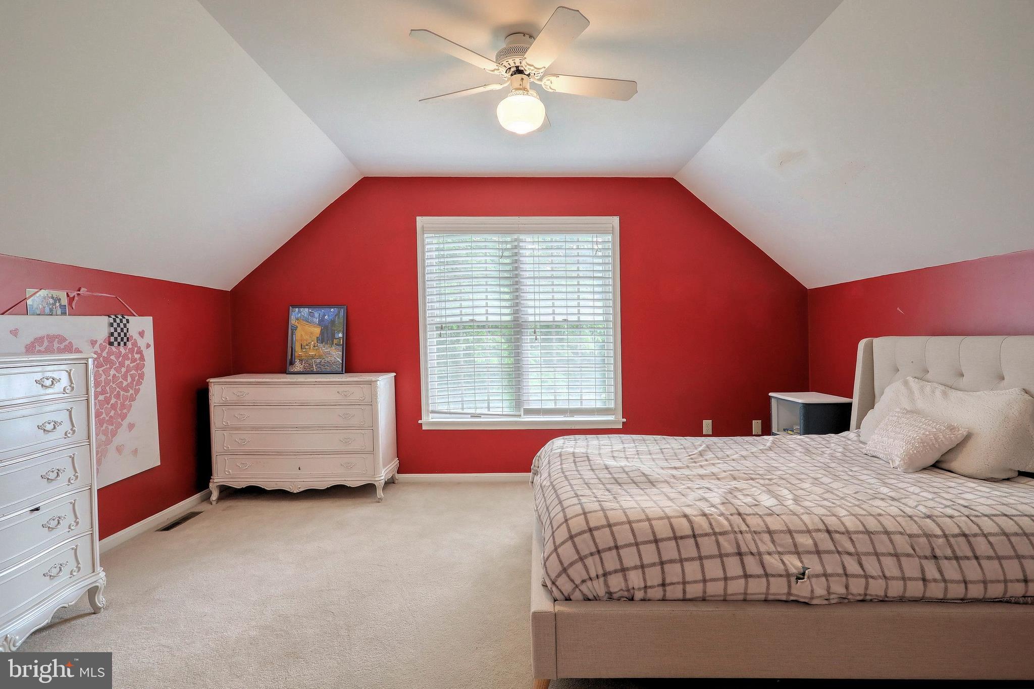 LAUREL ESTATES - Residential