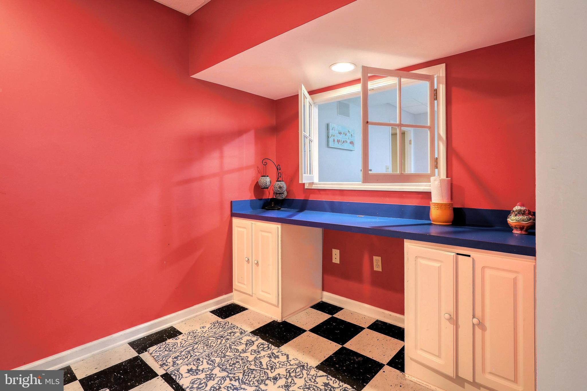 LAUREL ESTATES - Residential