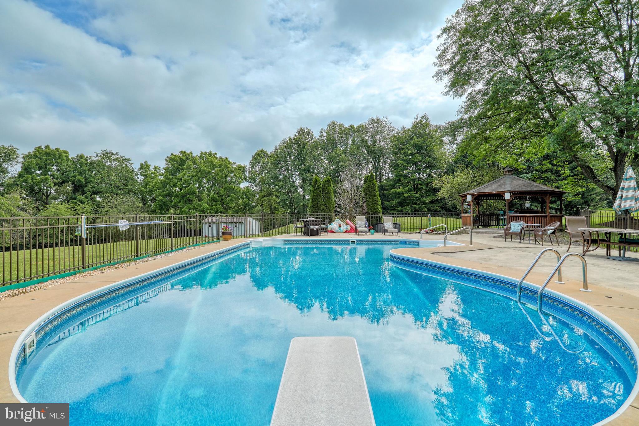 LAUREL ESTATES - Residential