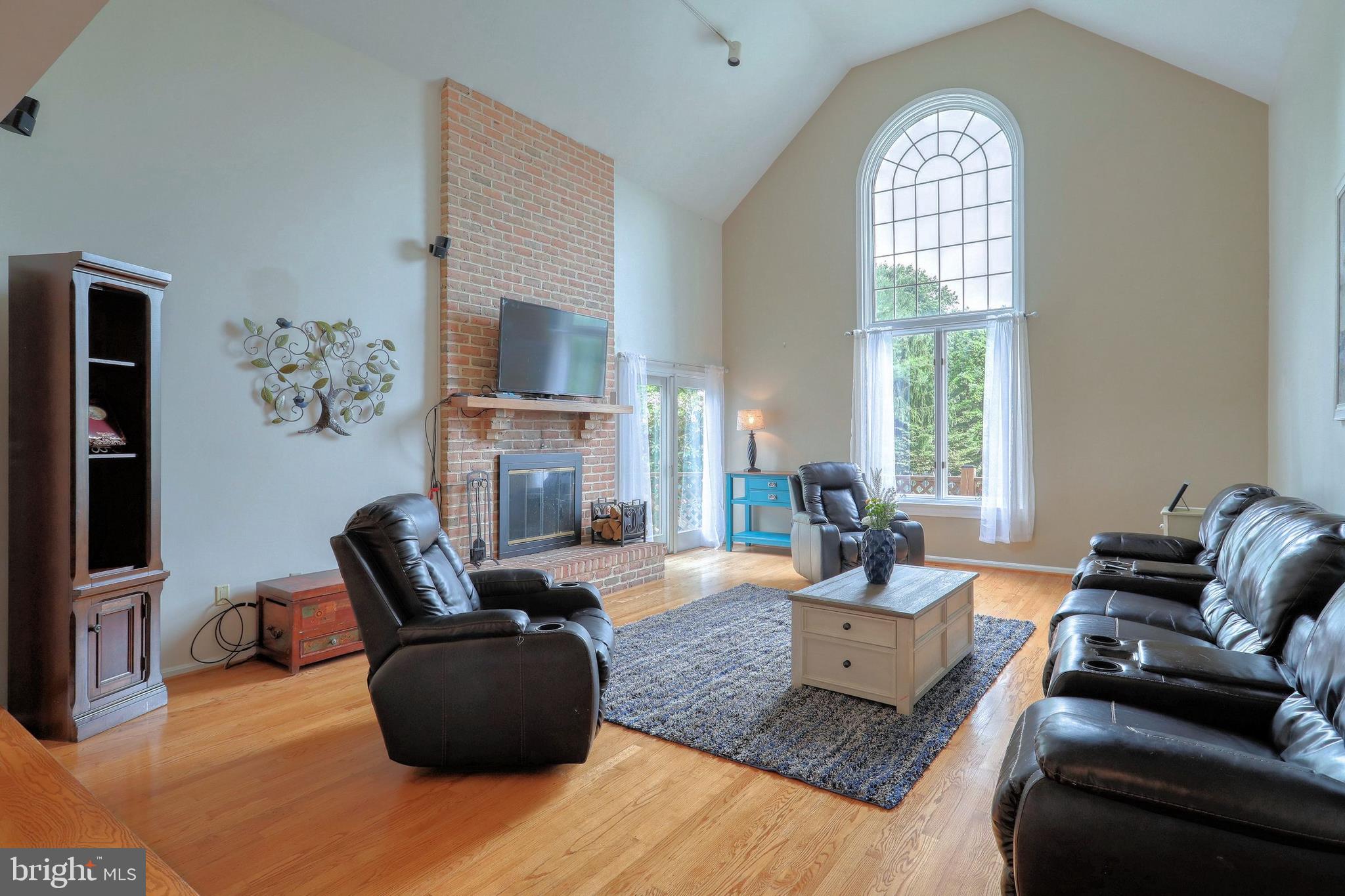 LAUREL ESTATES - Residential
