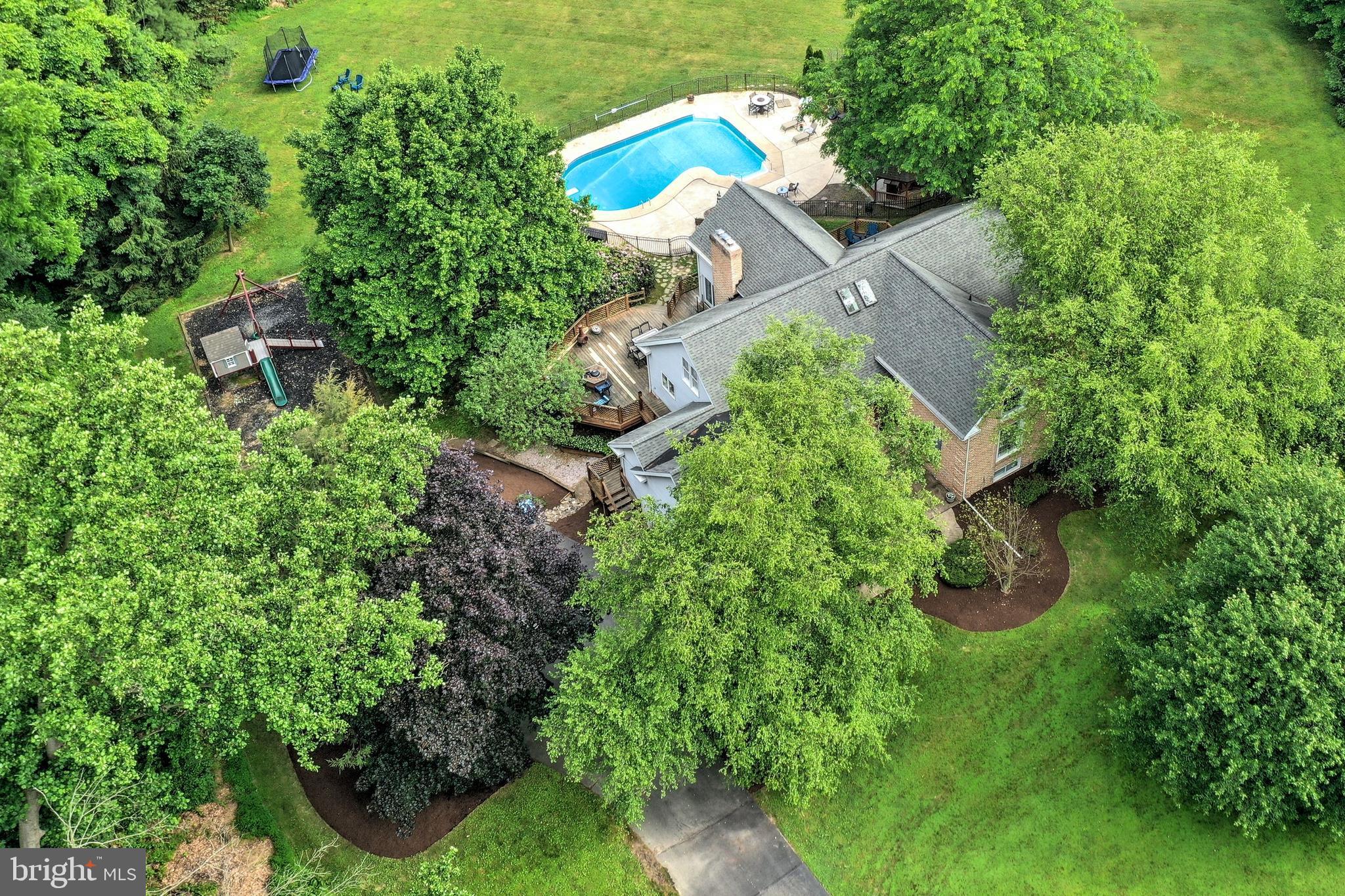 LAUREL ESTATES - Residential