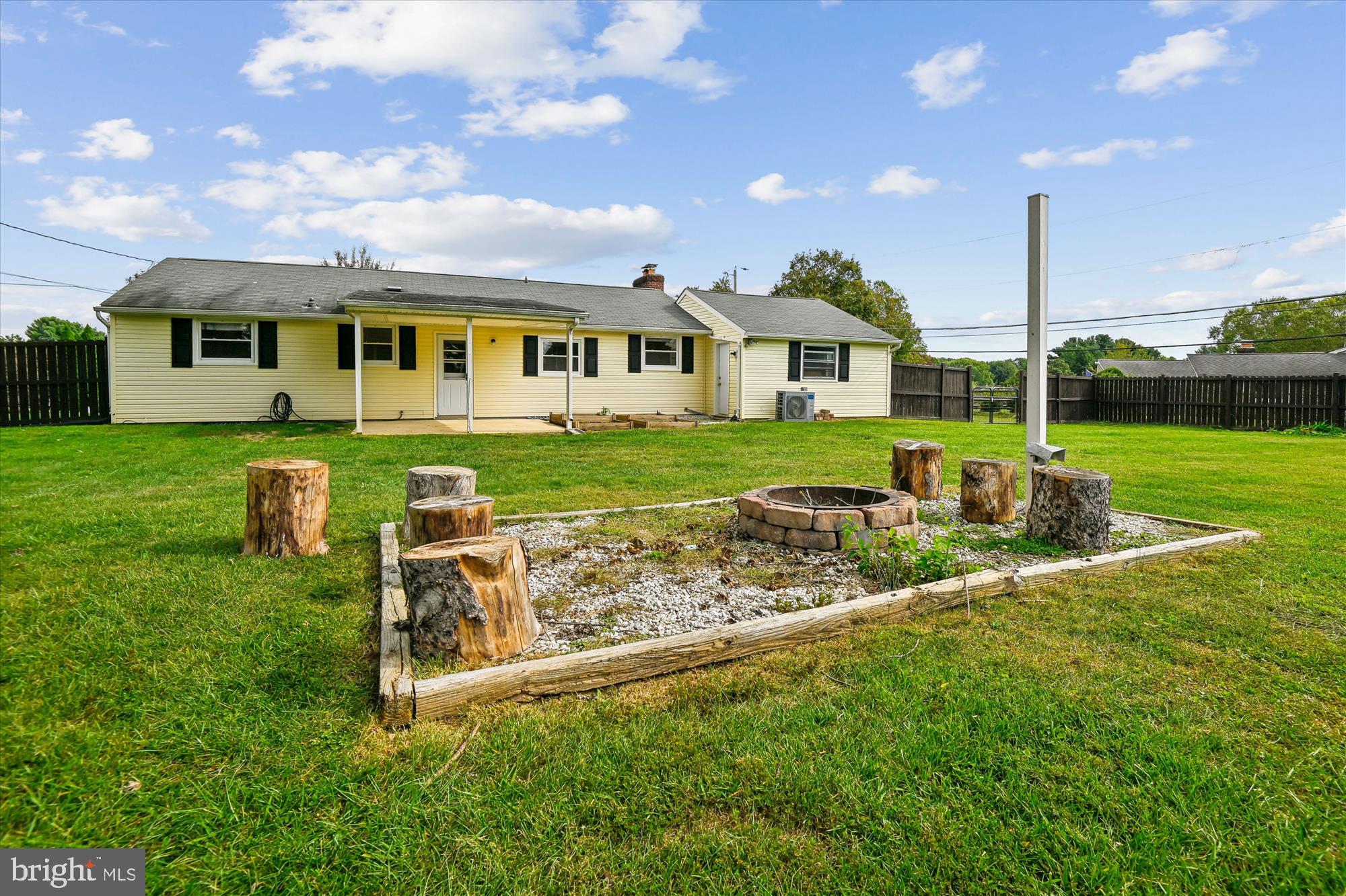 COLONIAL ACRES - Residential