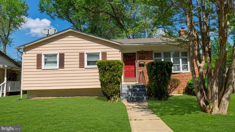 Photo of 13201 Beaver Ter, ROCKVILLE, MD 20853 (MLS # MDMC2228814)
