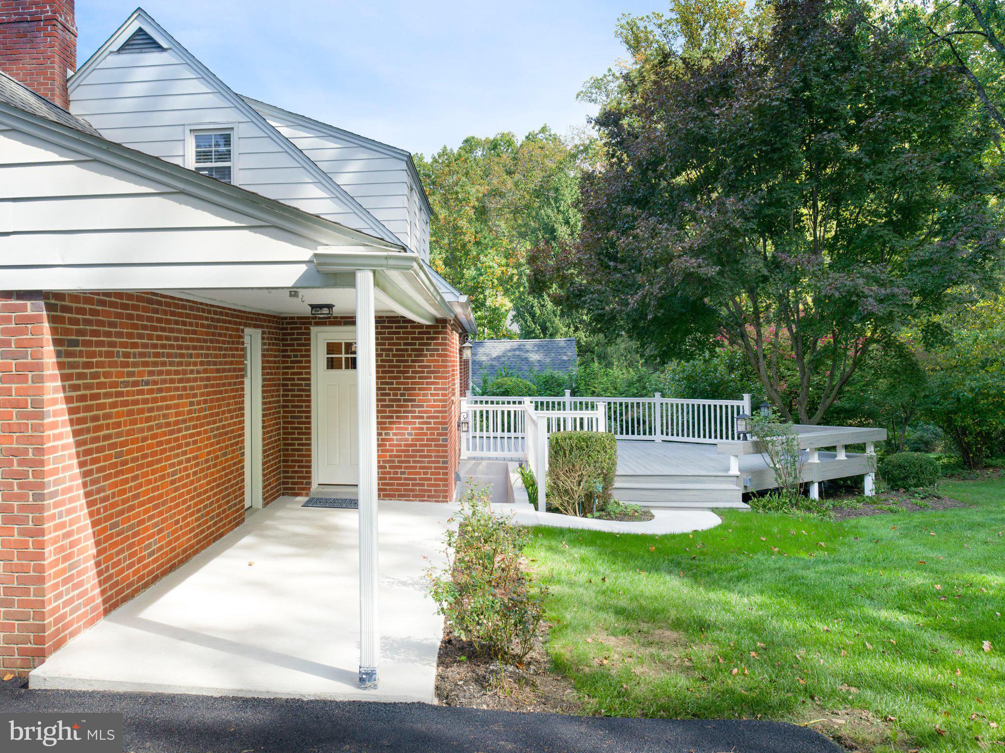 738 LAUREL LANE