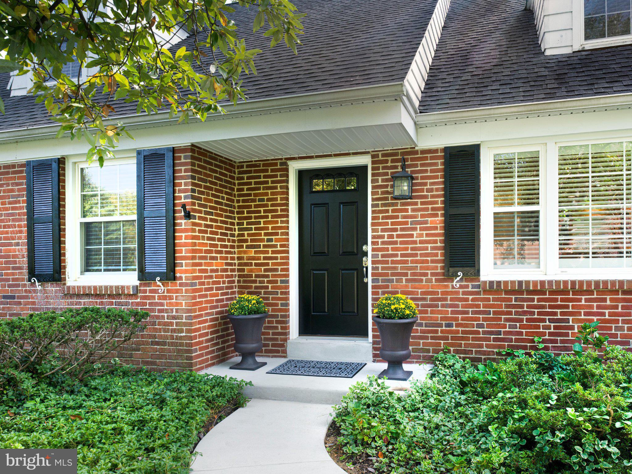 738 LAUREL LANE