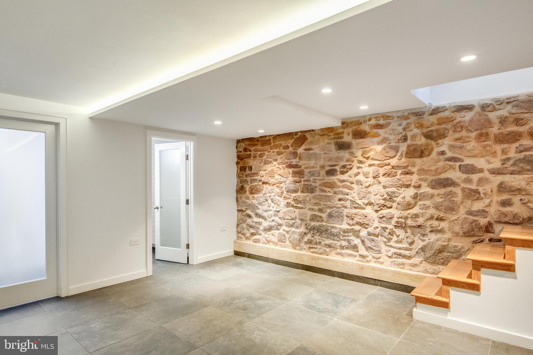 GRADUATE HOSPITAL - Residential