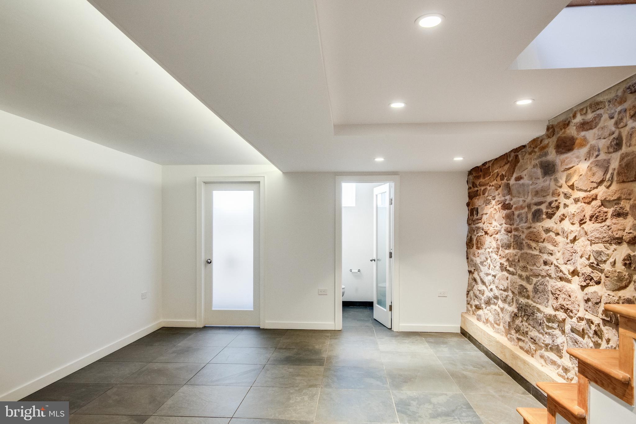 GRADUATE HOSPITAL - Residential