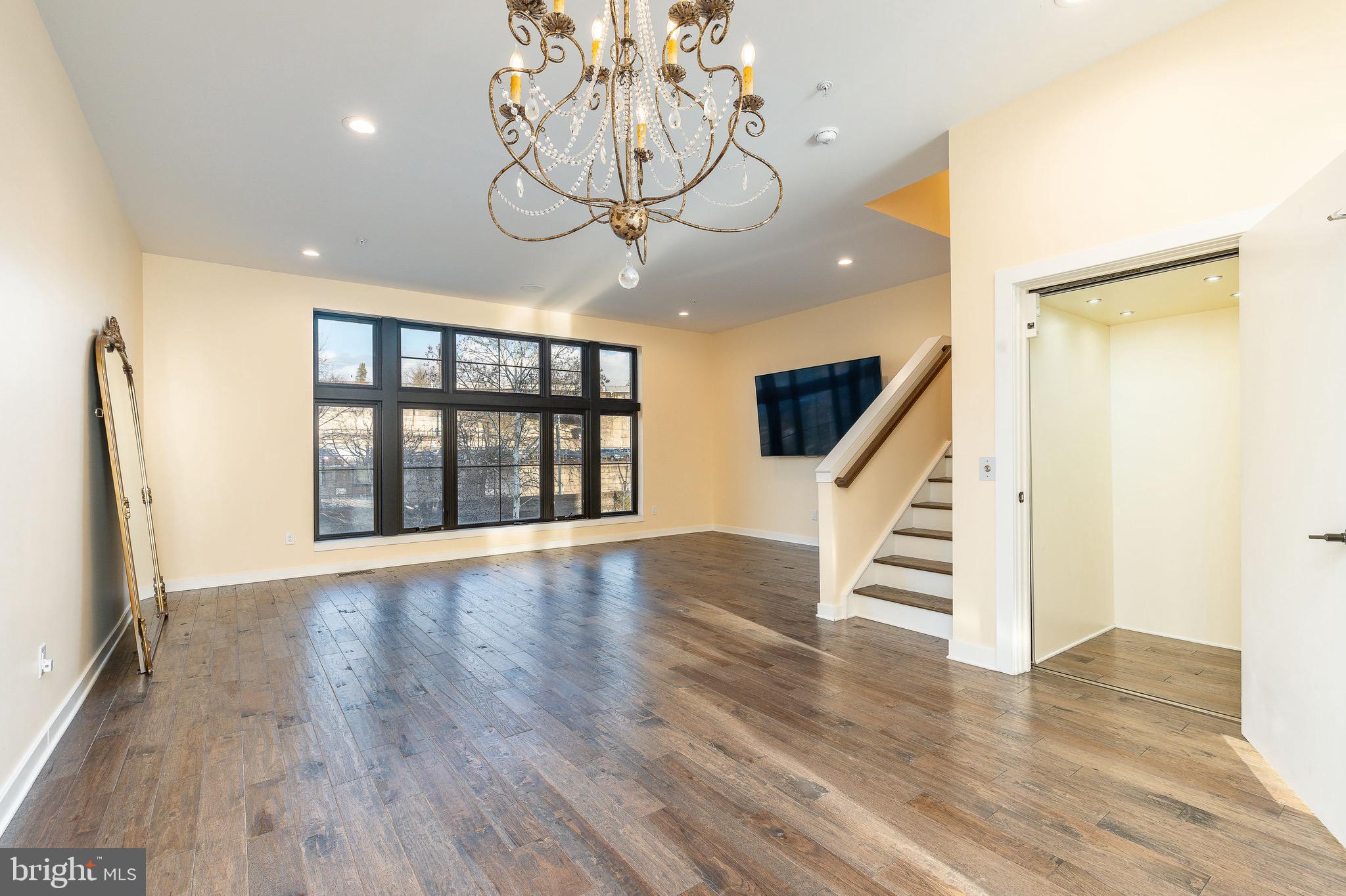 THE LOCKS - Residential