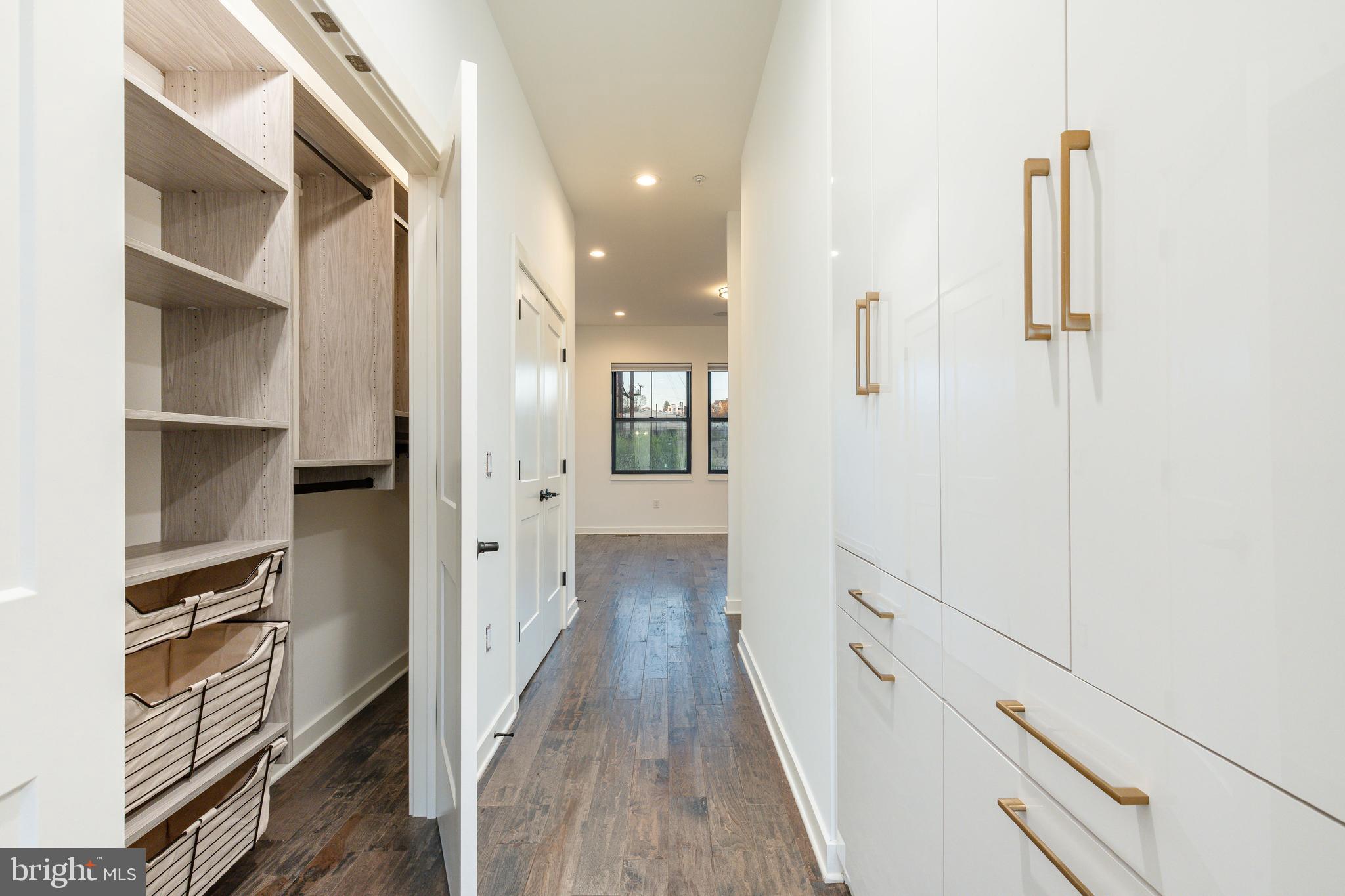 THE LOCKS - Residential