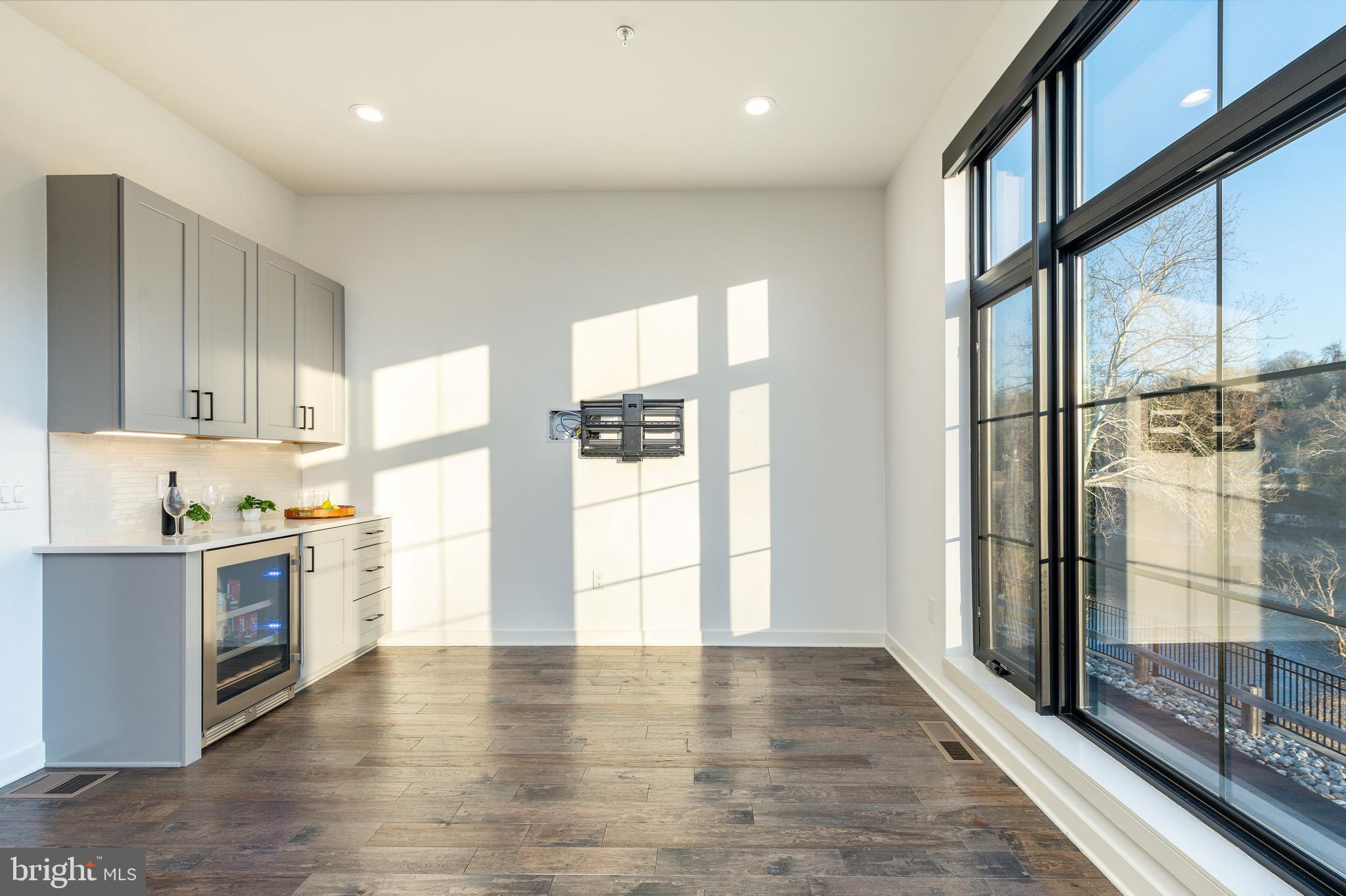 THE LOCKS - Residential