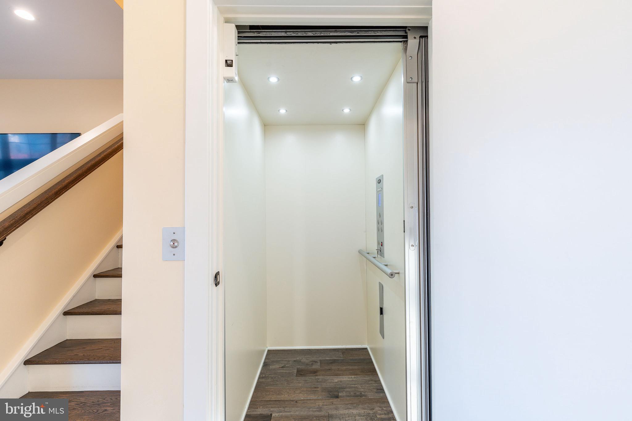 THE LOCKS - Residential