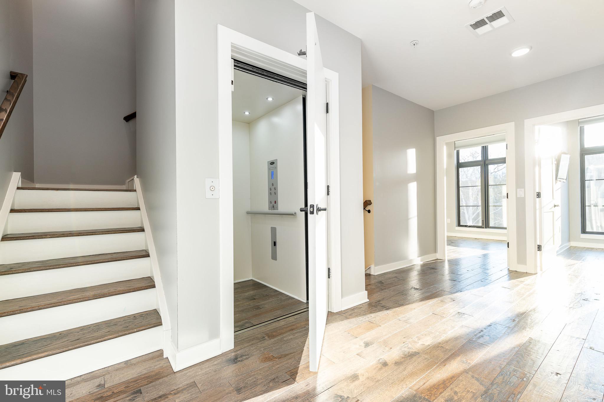 THE LOCKS - Residential