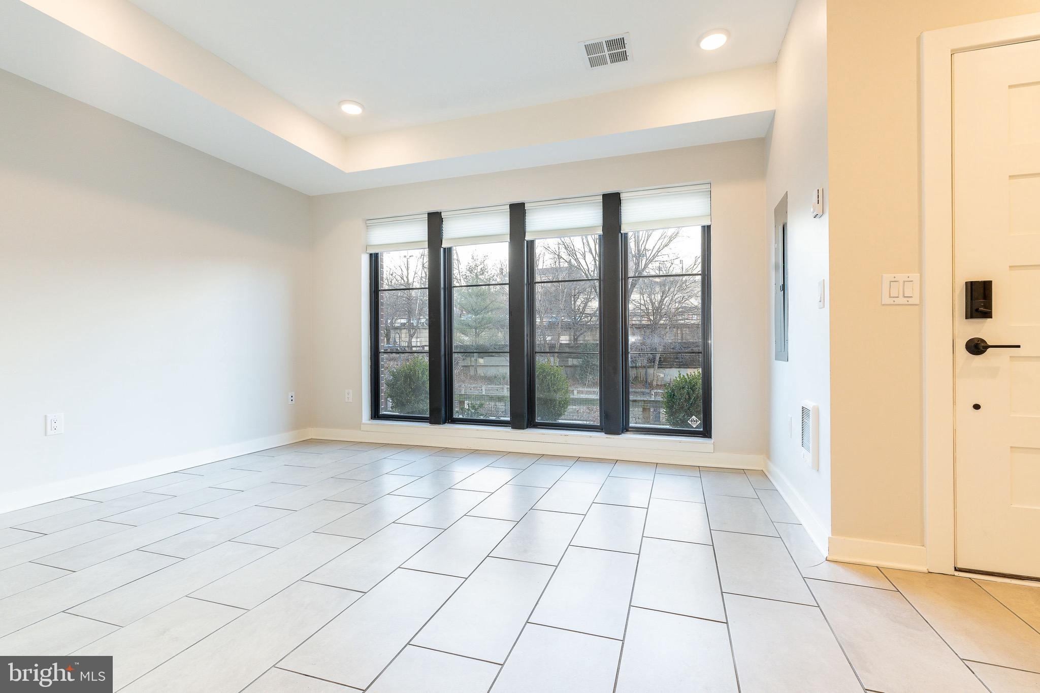 THE LOCKS - Residential