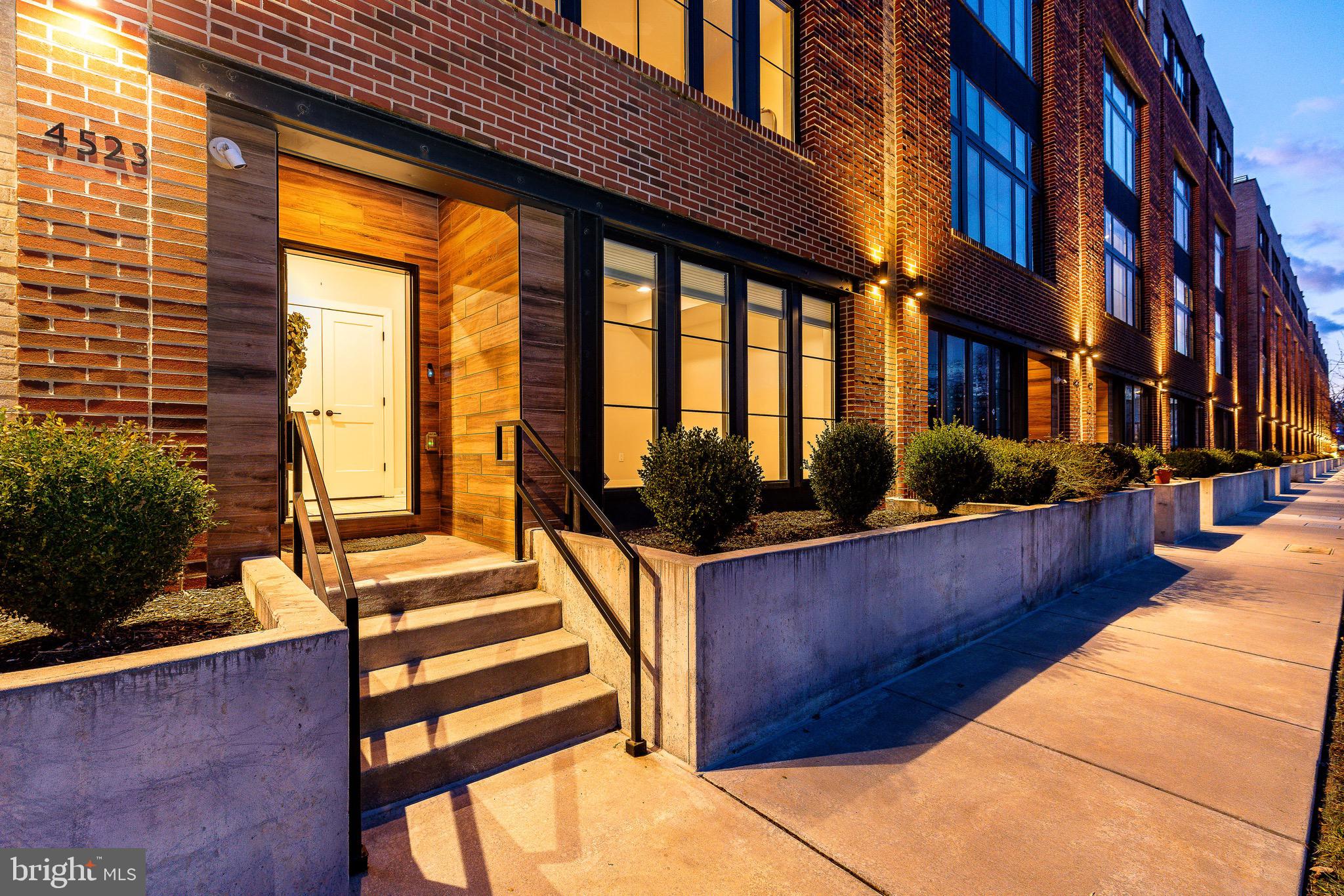 THE LOCKS - Residential