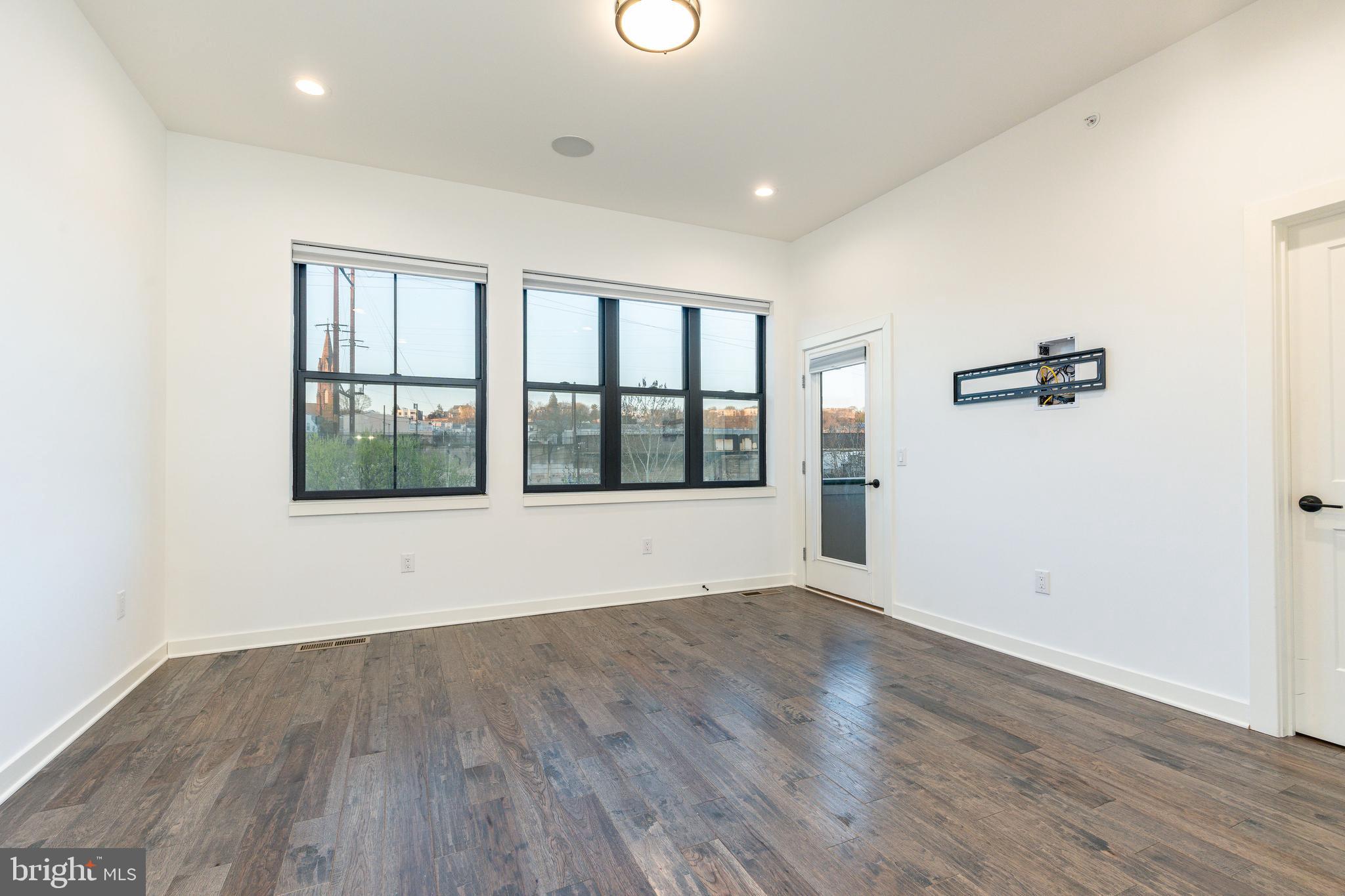 THE LOCKS - Residential