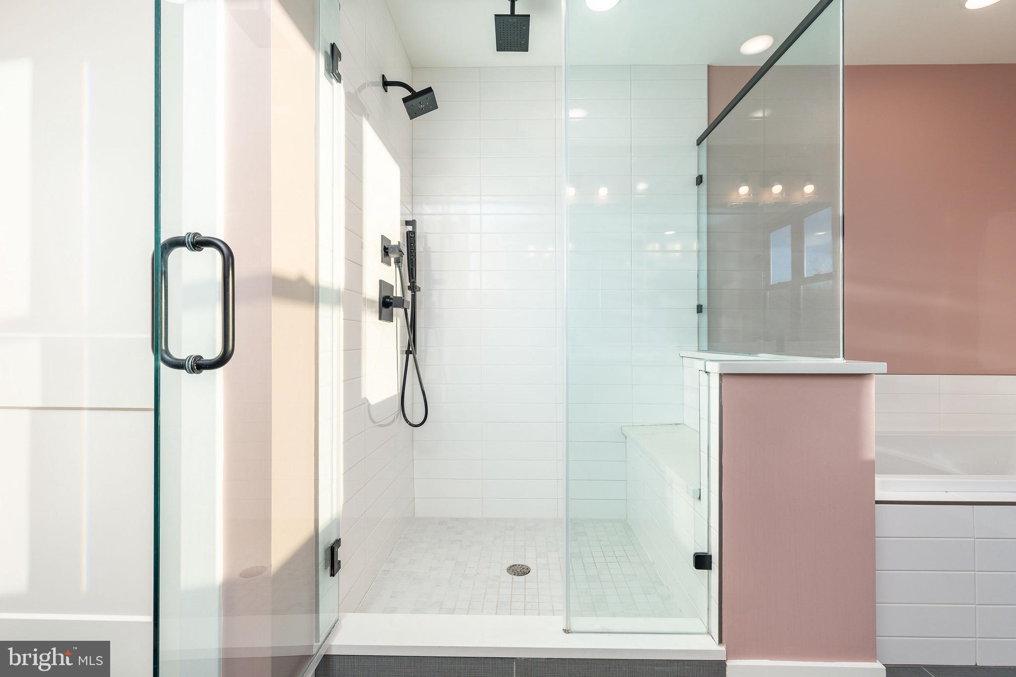 THE LOCKS - Residential