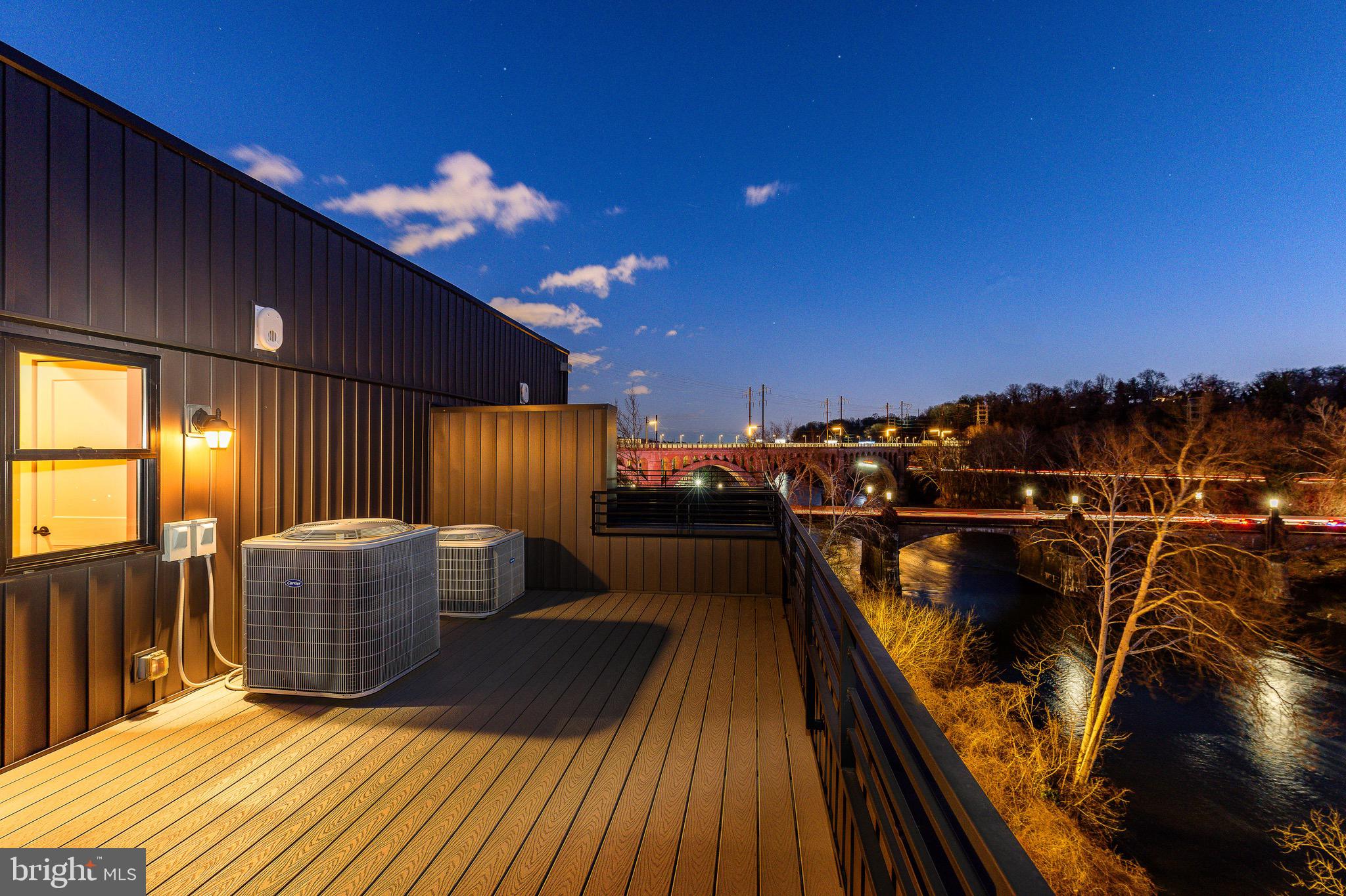 THE LOCKS - Residential