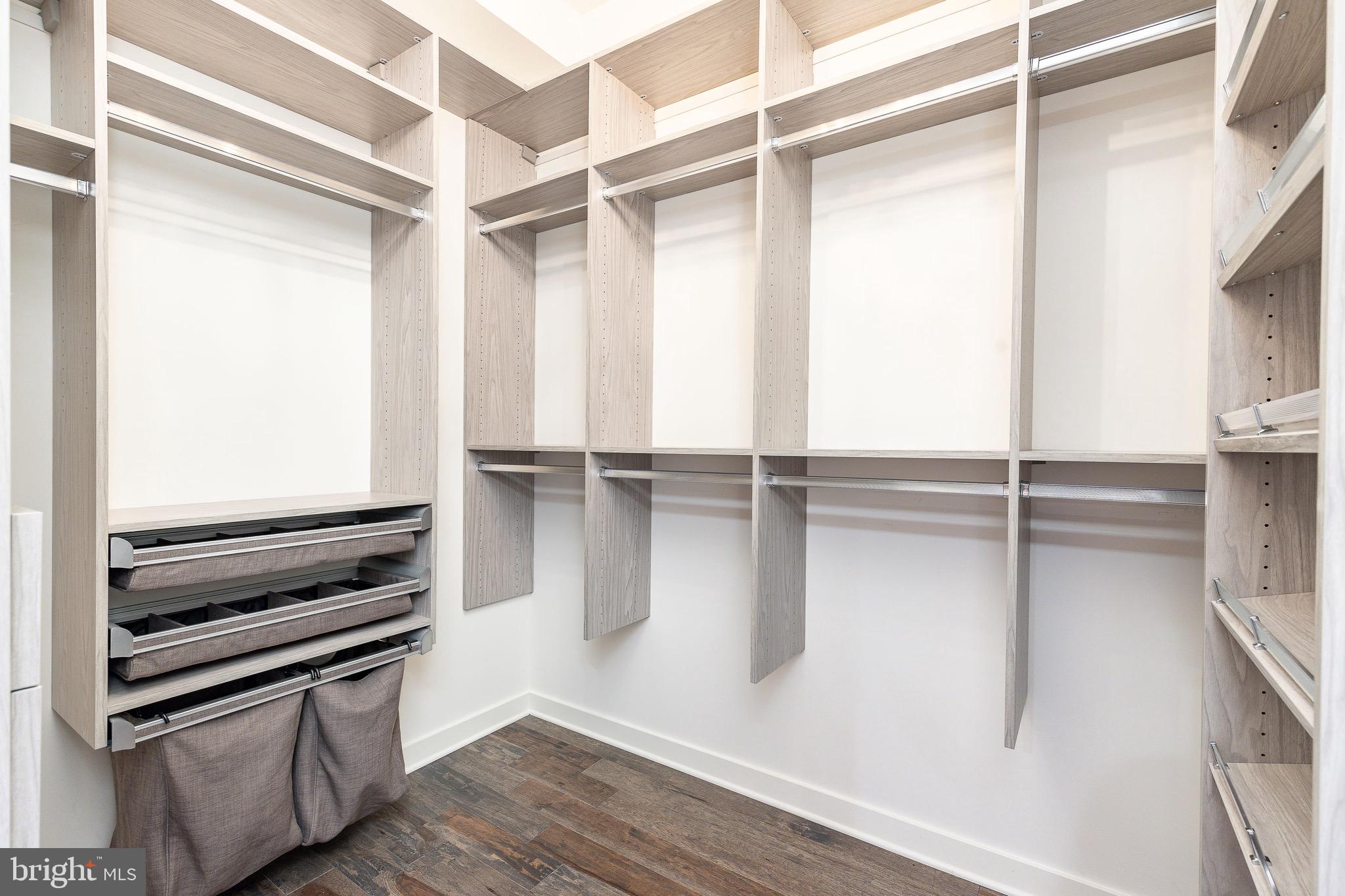 THE LOCKS - Residential