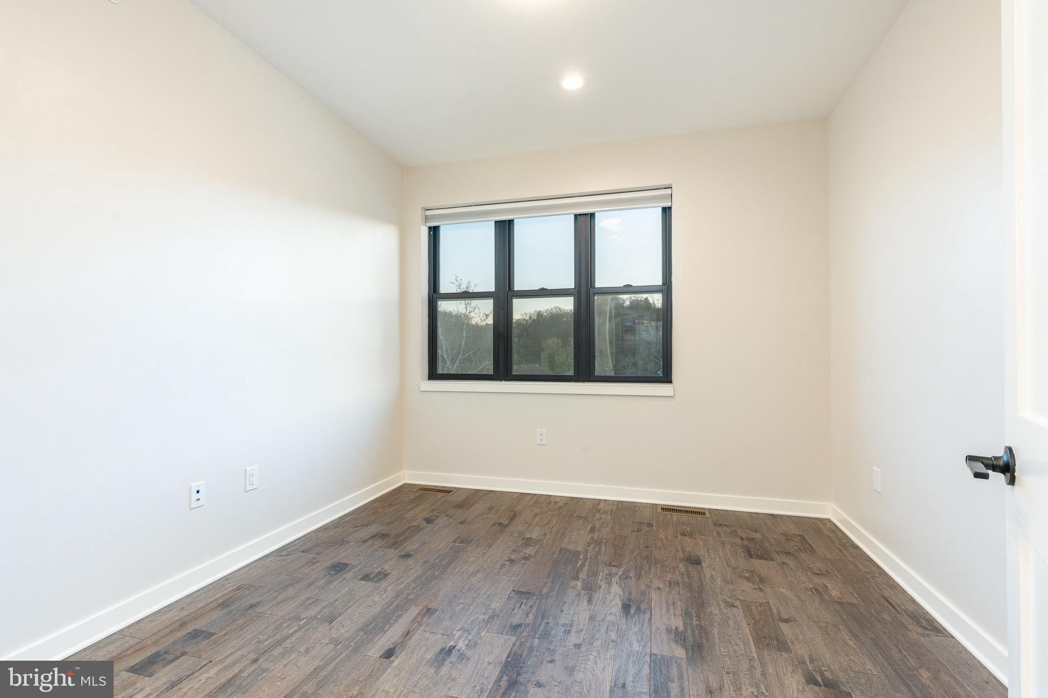 THE LOCKS - Residential