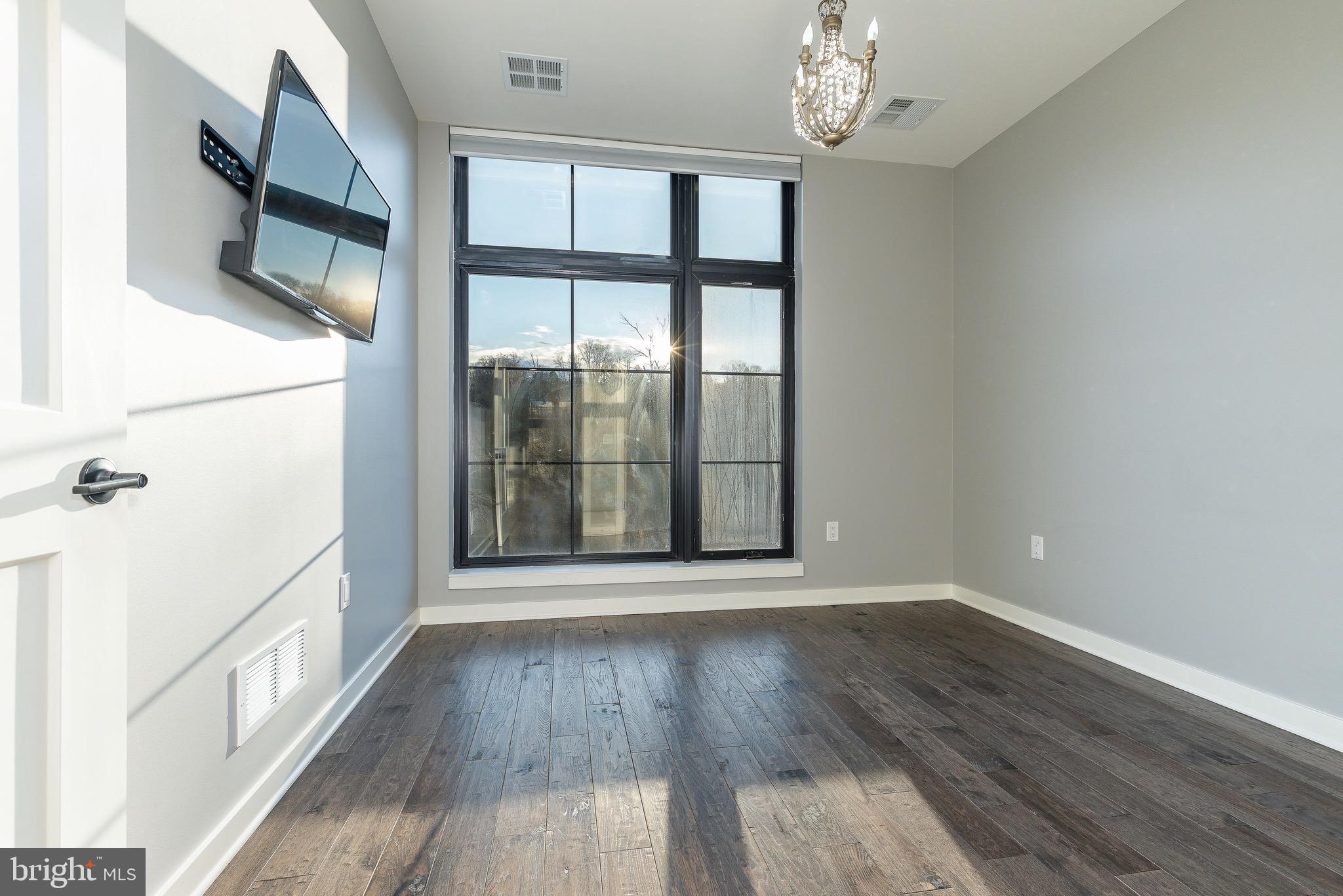 THE LOCKS - Residential