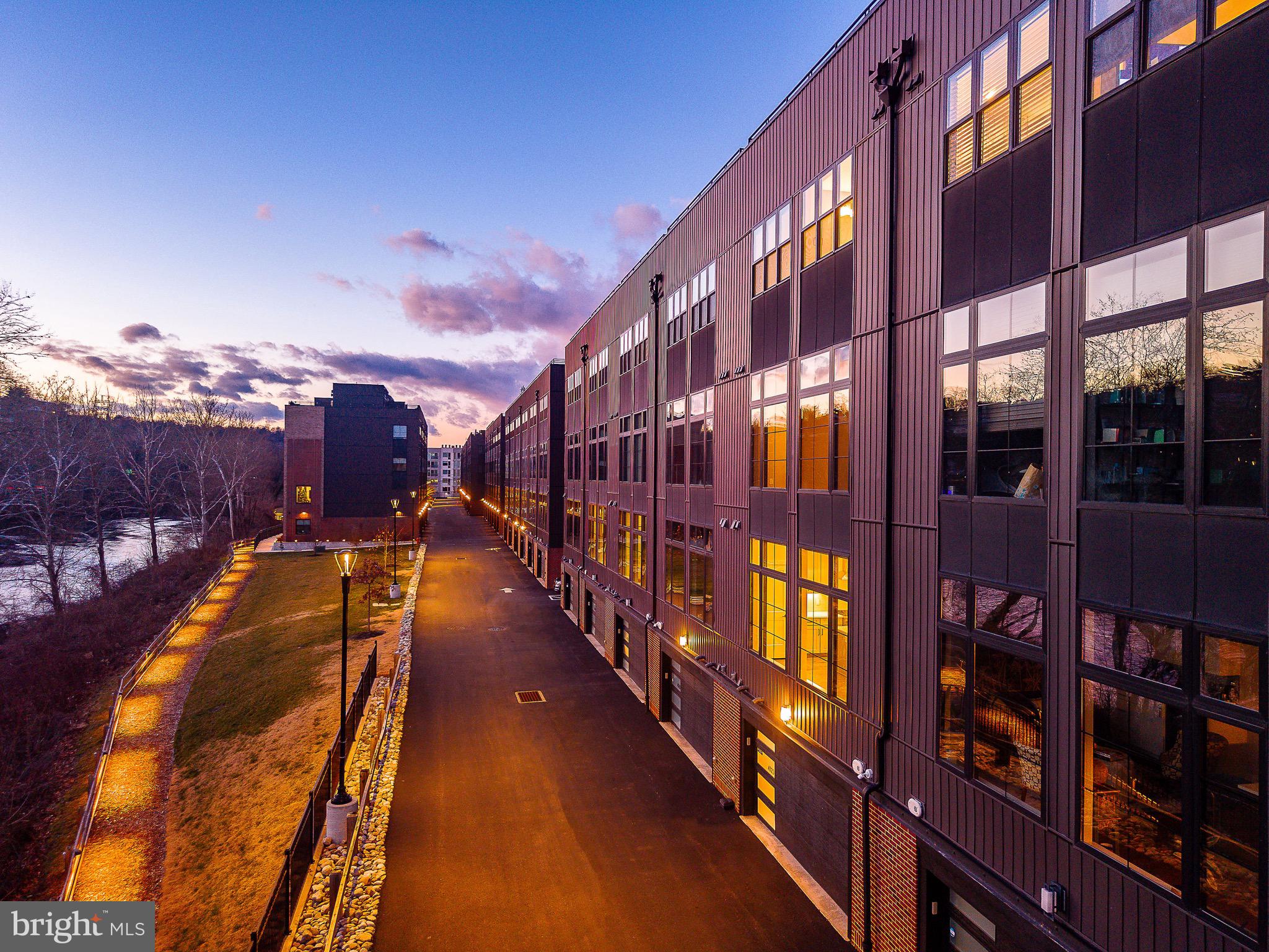 THE LOCKS - Residential