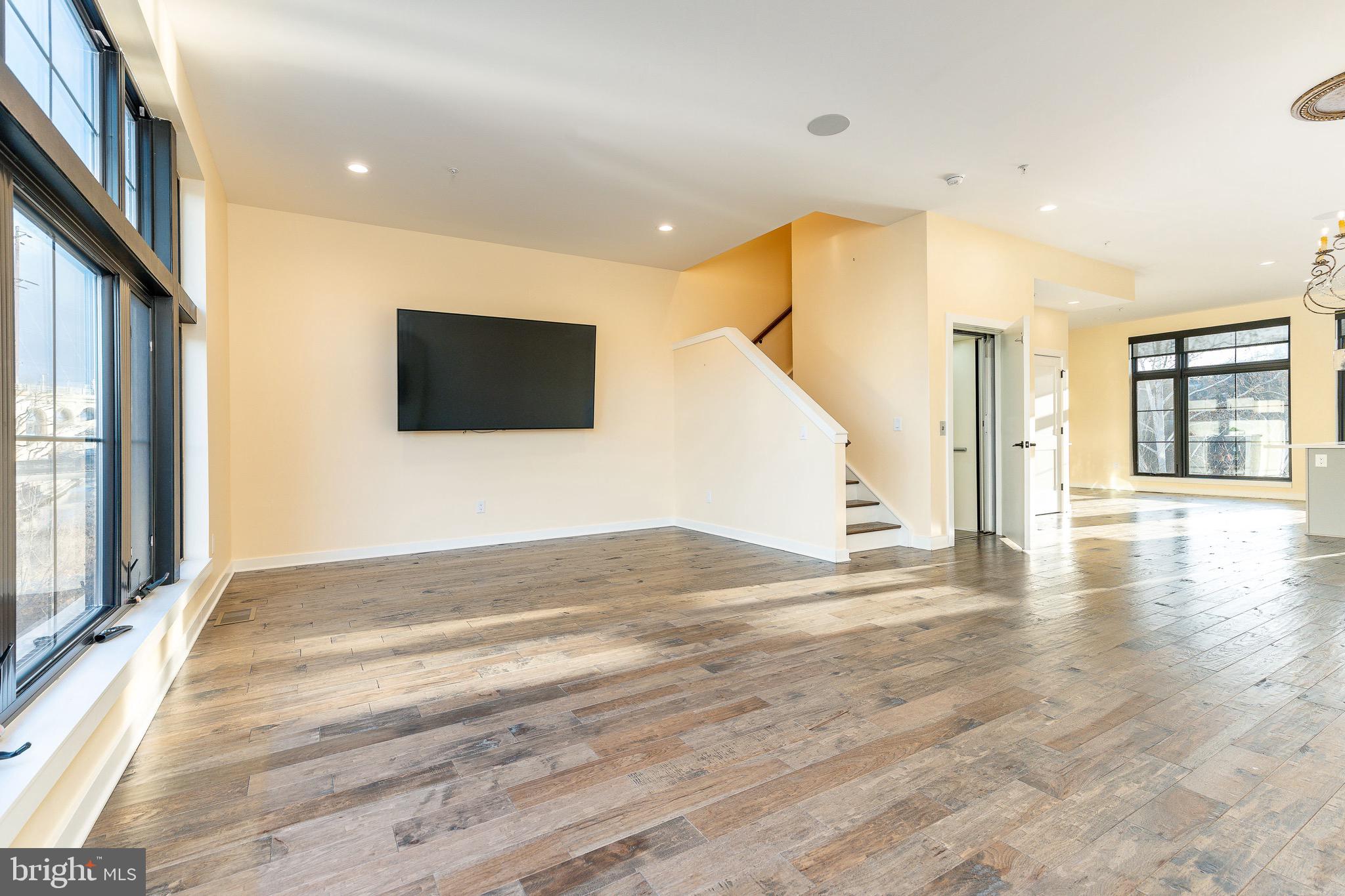 THE LOCKS - Residential