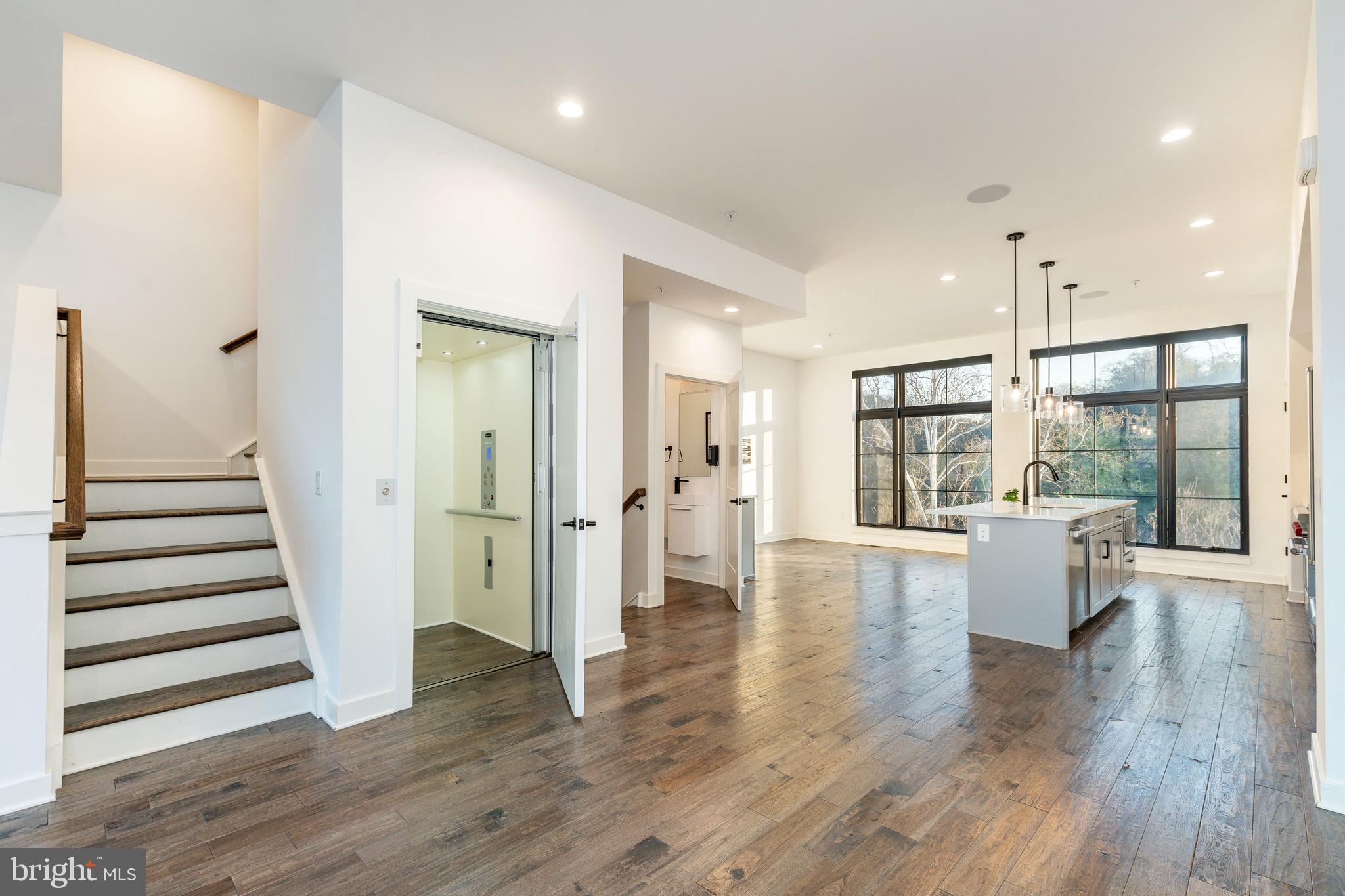 THE LOCKS - Residential