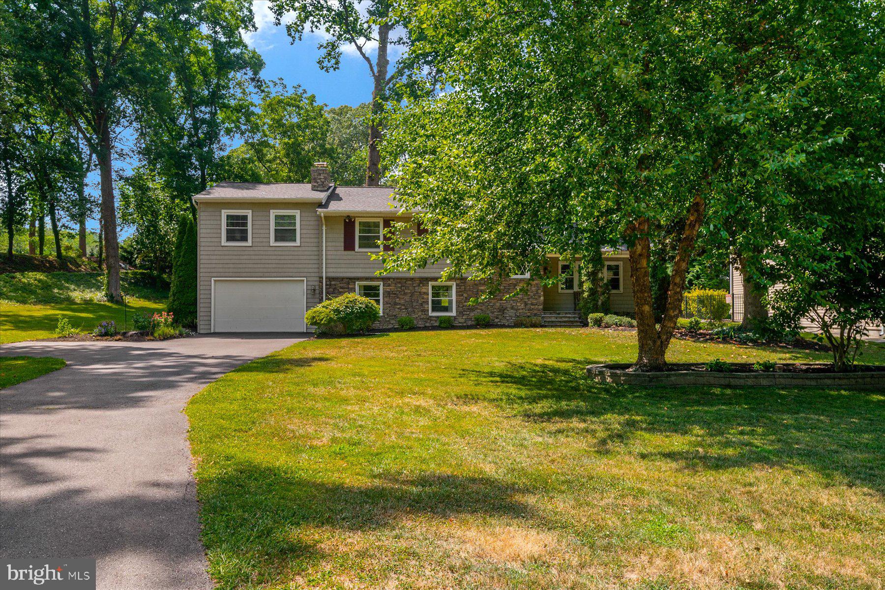 1134 VALLEY DRIVE