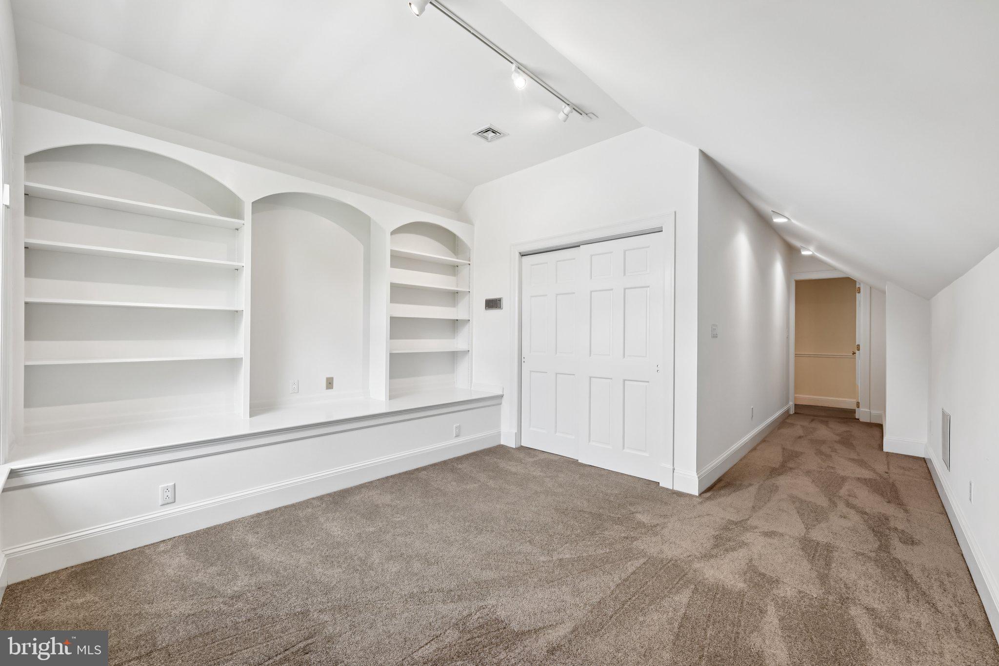 RED FOX FARMS - Residential