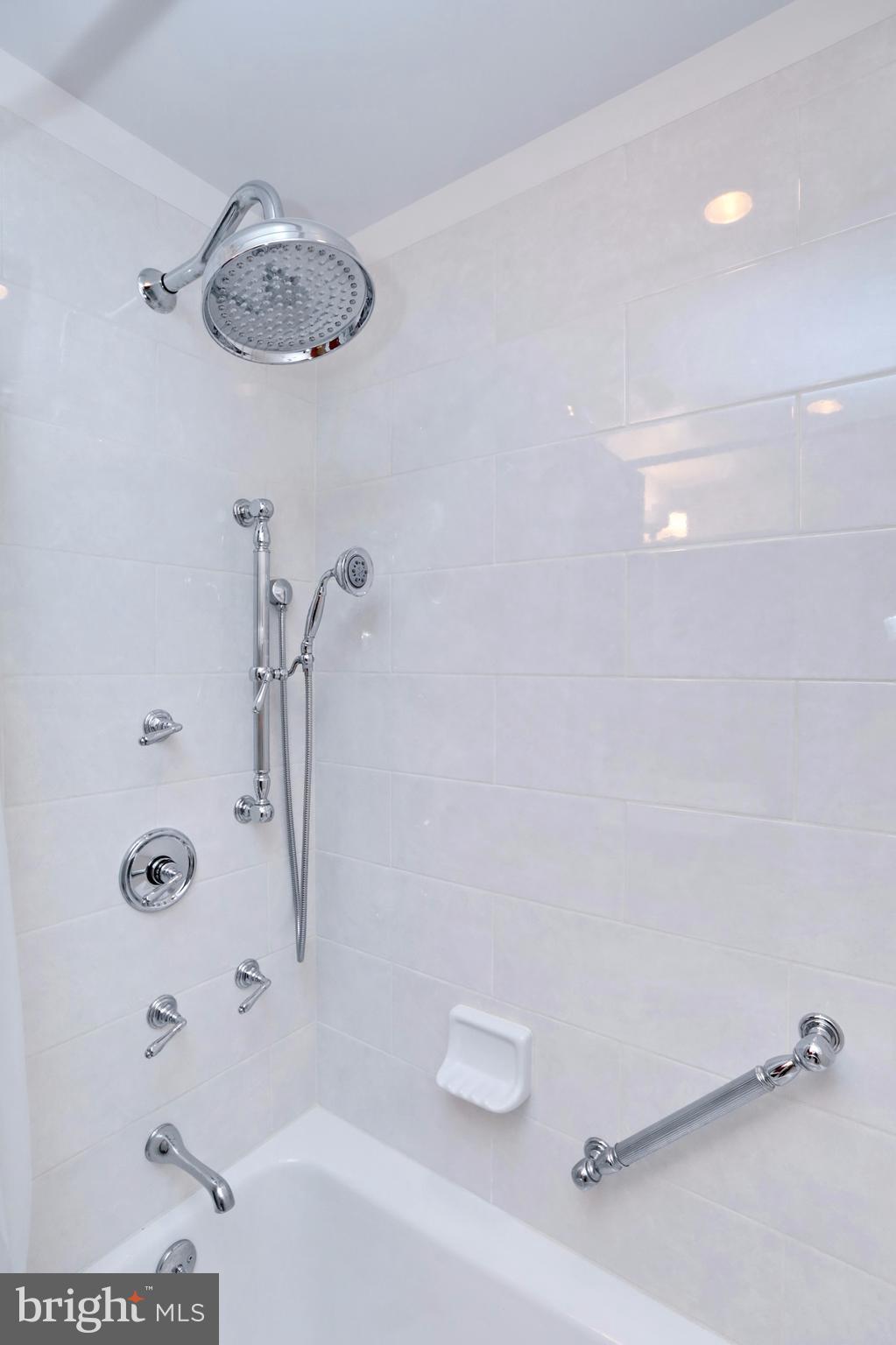 ESTONIAN ESTATES - Residential