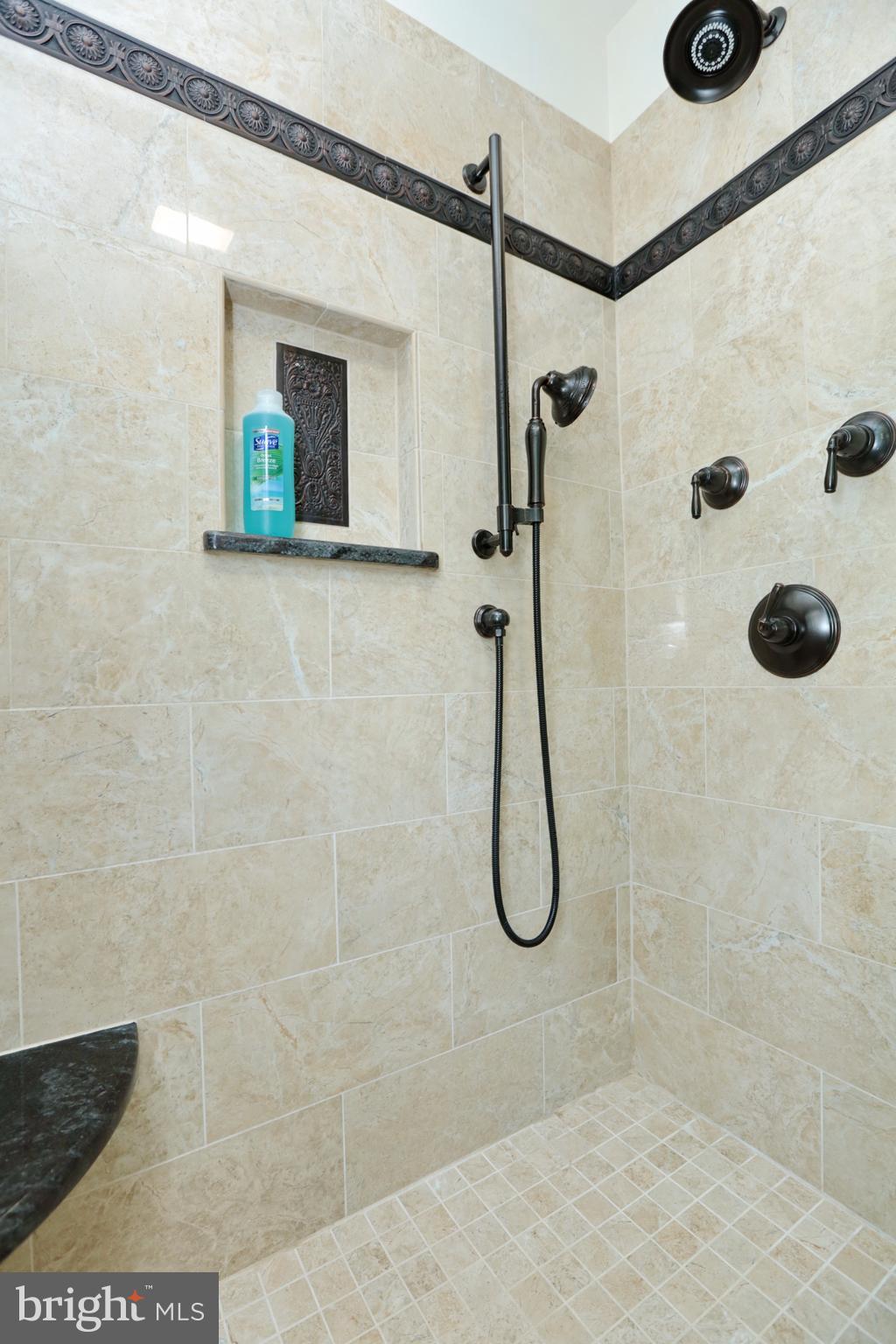 ESTONIAN ESTATES - Residential